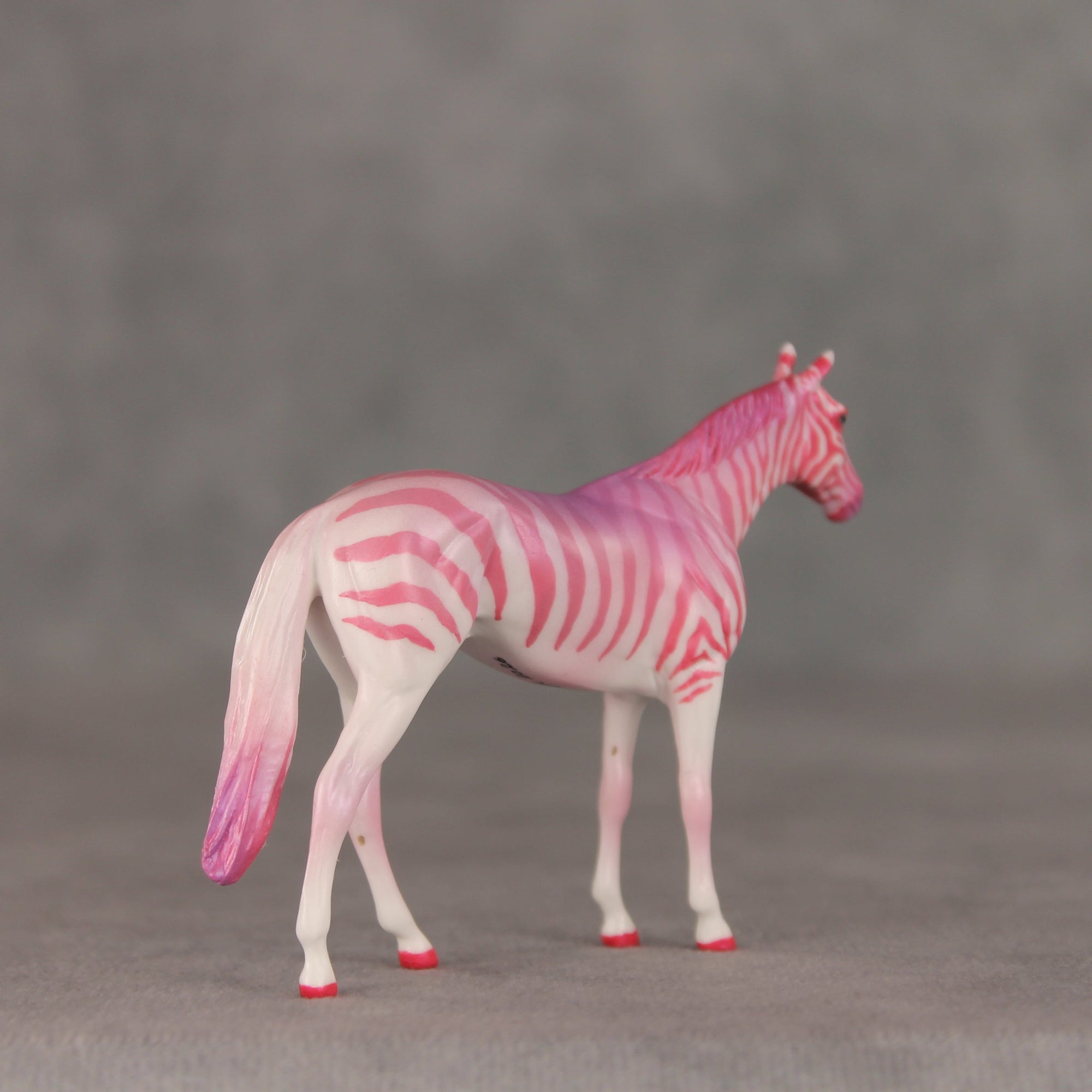 Berry Blitz OOAK Chip Thoroughbred  by Jess Hamill VV26
