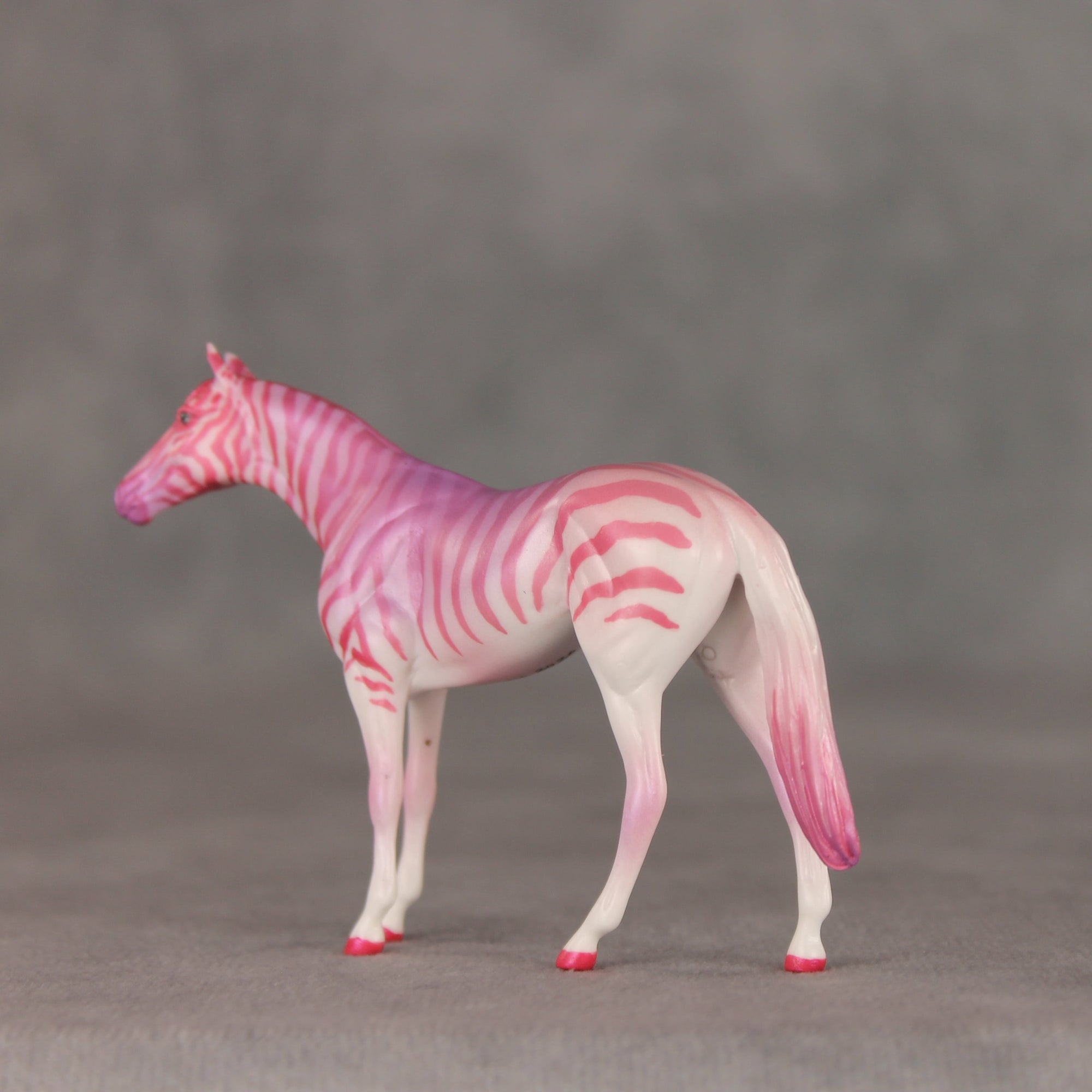 Berry Blitz OOAK Chip Thoroughbred  by Jess Hamill VV26