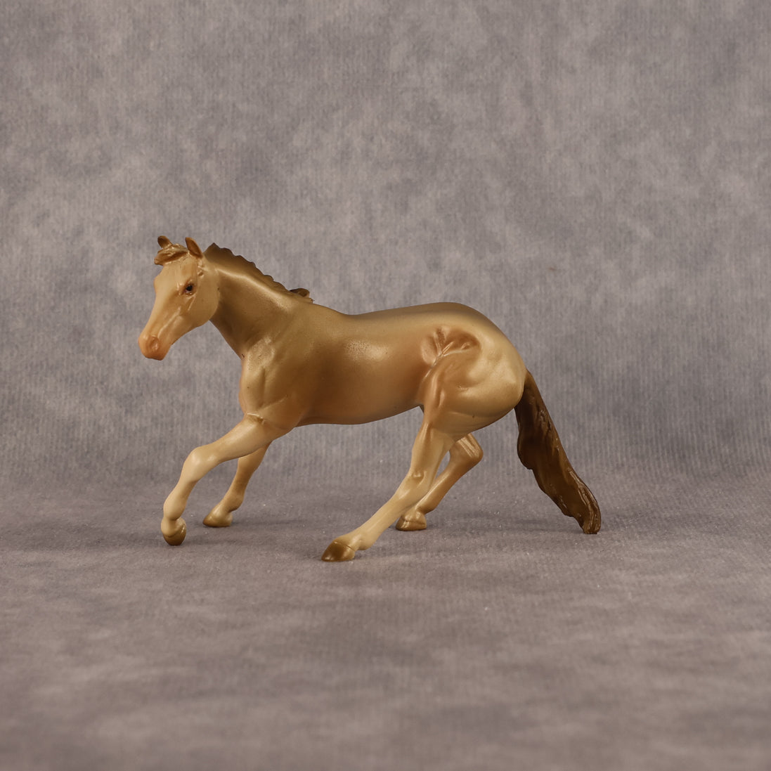 Catch Me Shinin' OOAK Chip Cutting Horse by Anna Rieck LHS26