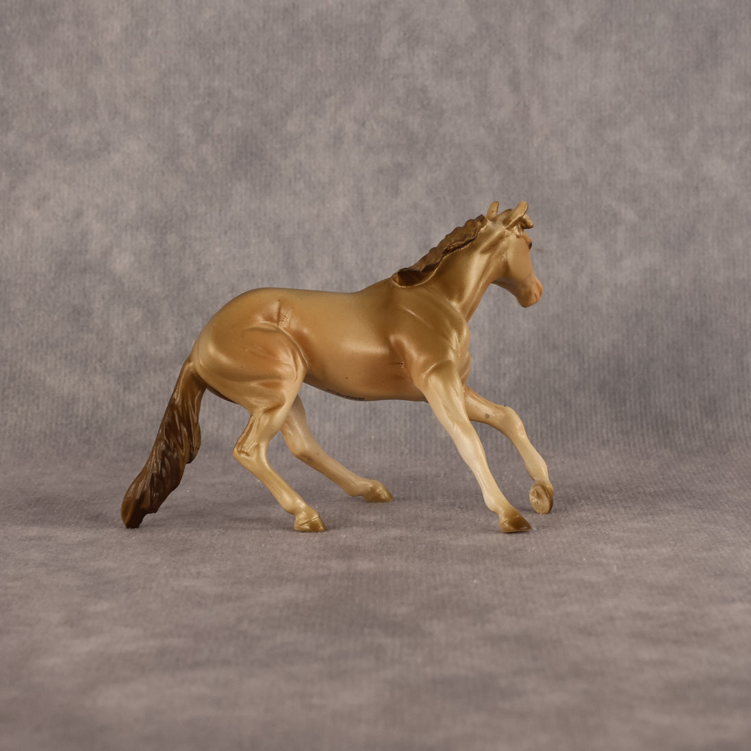 Catch Me Shinin' OOAK Chip Cutting Horse by Anna Rieck LHS26