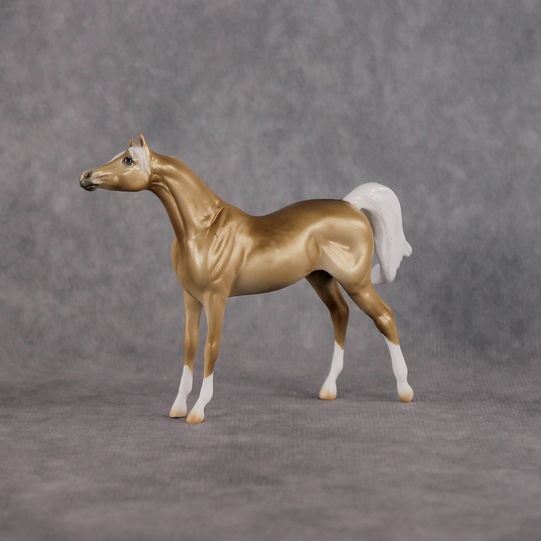 Chilling Wind LE-10 FCM Chip Arabian by Ellen Robbins YP26