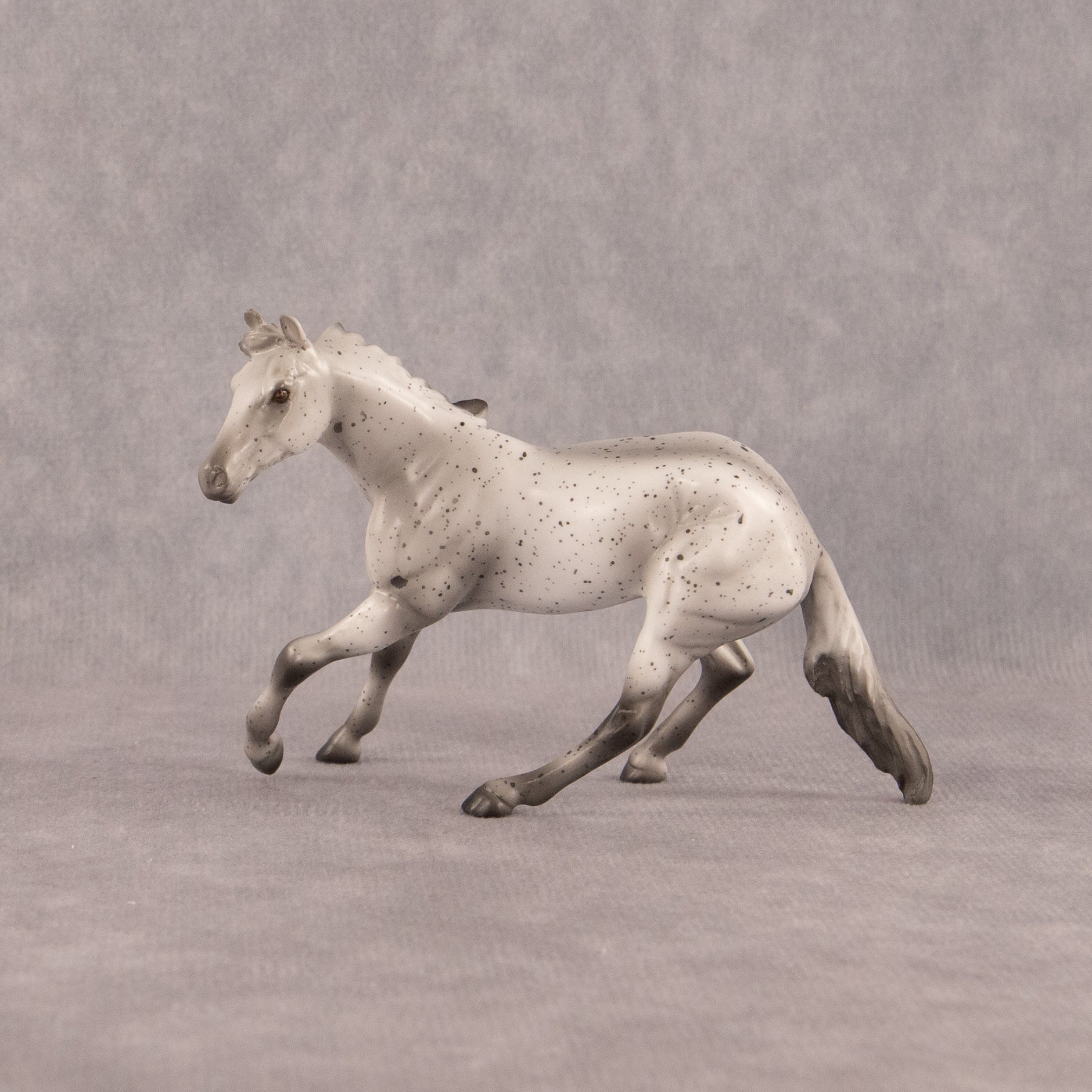 Cookies and Creme OOAK Chip Cutting Horse by Madi Wiseman EQ26