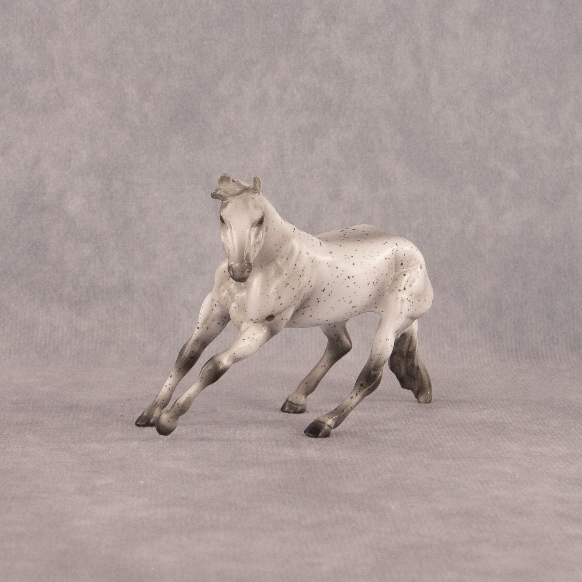 Cookies and Creme OOAK Chip Cutting Horse by Madi Wiseman EQ26