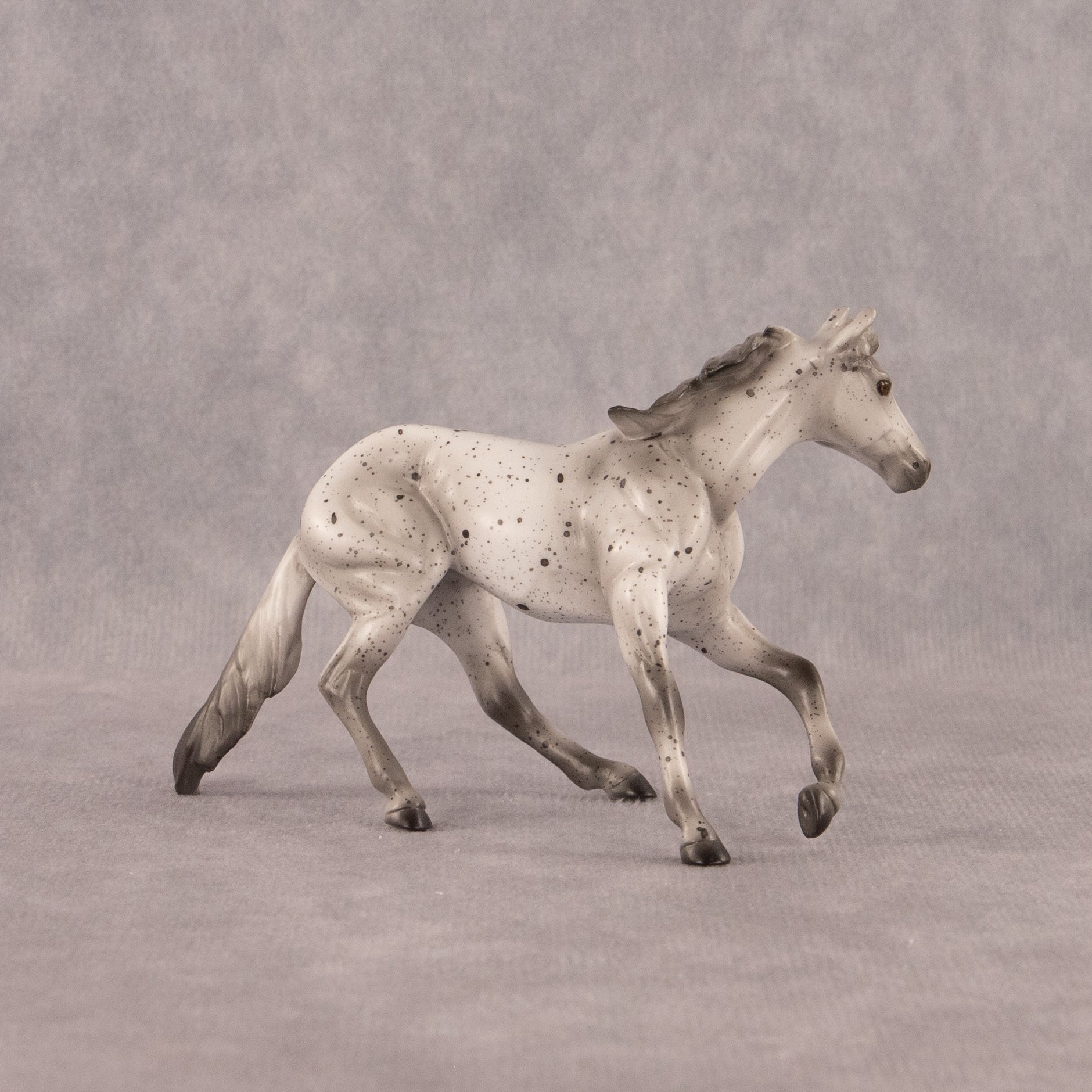 Cookies and Creme OOAK Chip Cutting Horse by Madi Wiseman EQ26