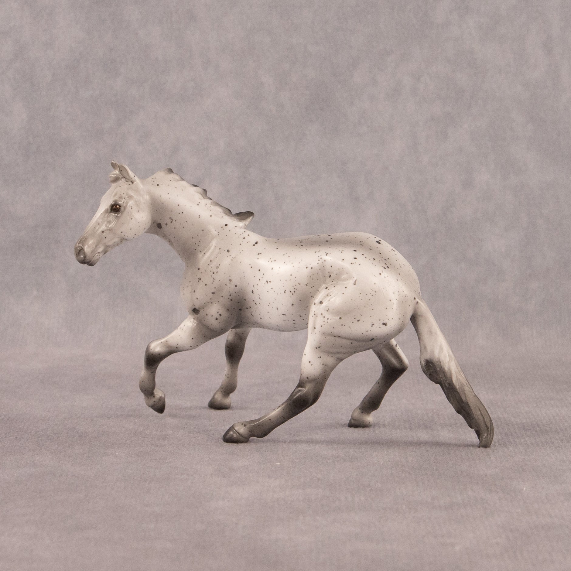 Cookies and Creme OOAK Chip Cutting Horse by Madi Wiseman EQ26