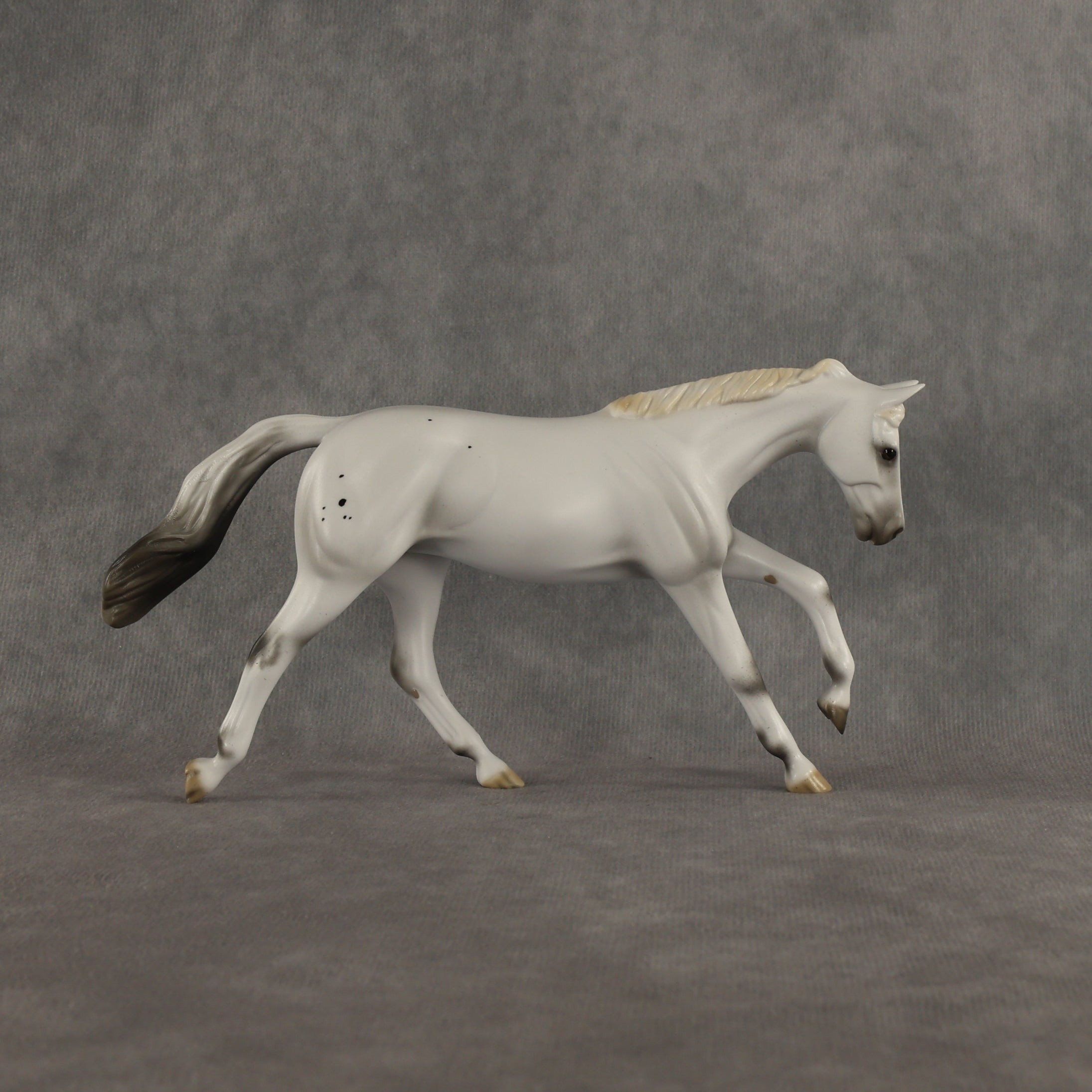 Clean Deborah from Accounting FCM Pebble Stock Horse Designed By Ellen Robbins Equilocity Friday Dinner Model EQ26
