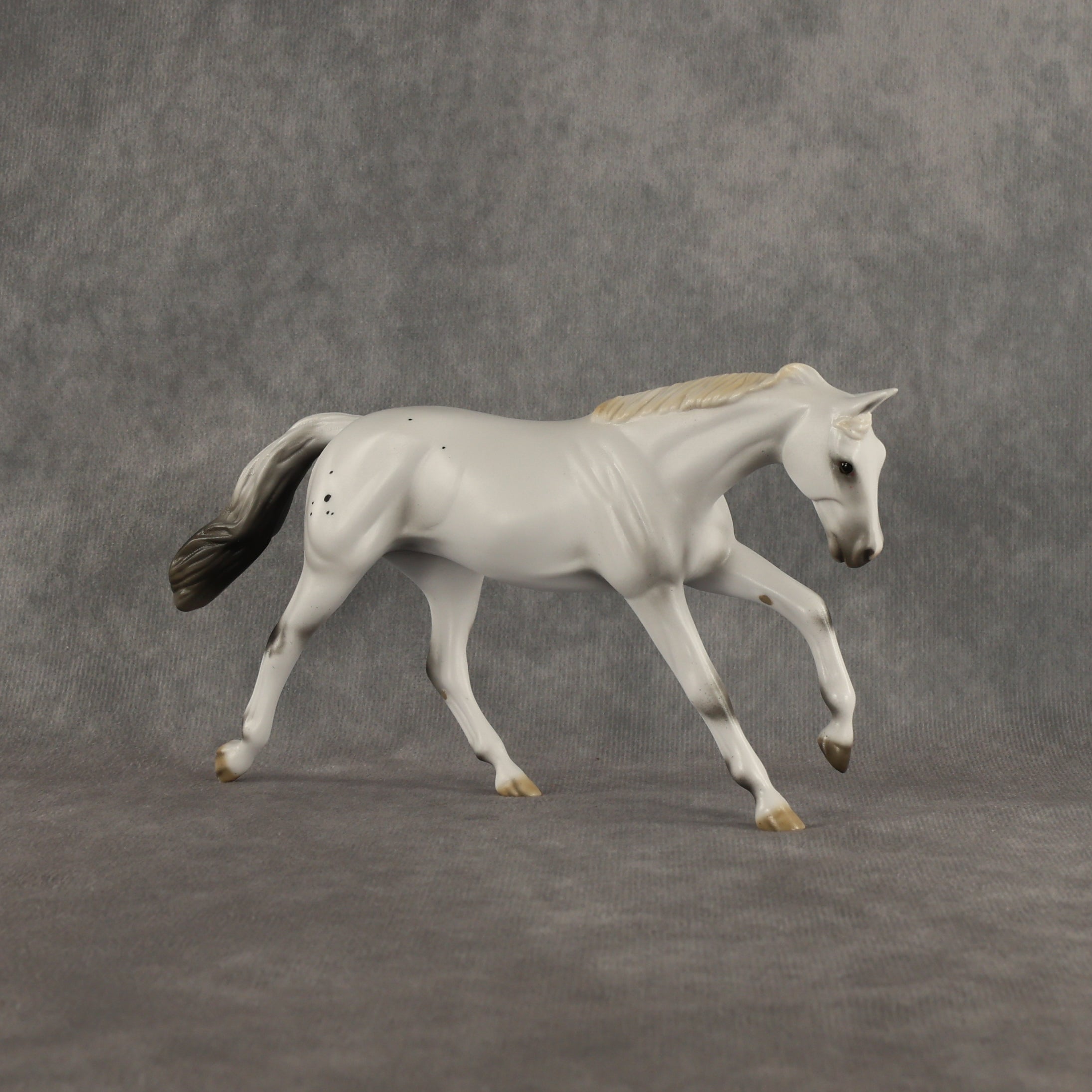 Clean Deborah from Accounting FCM Pebble Stock Horse Designed By Ellen Robbins Equilocity Friday Dinner Model EQ26