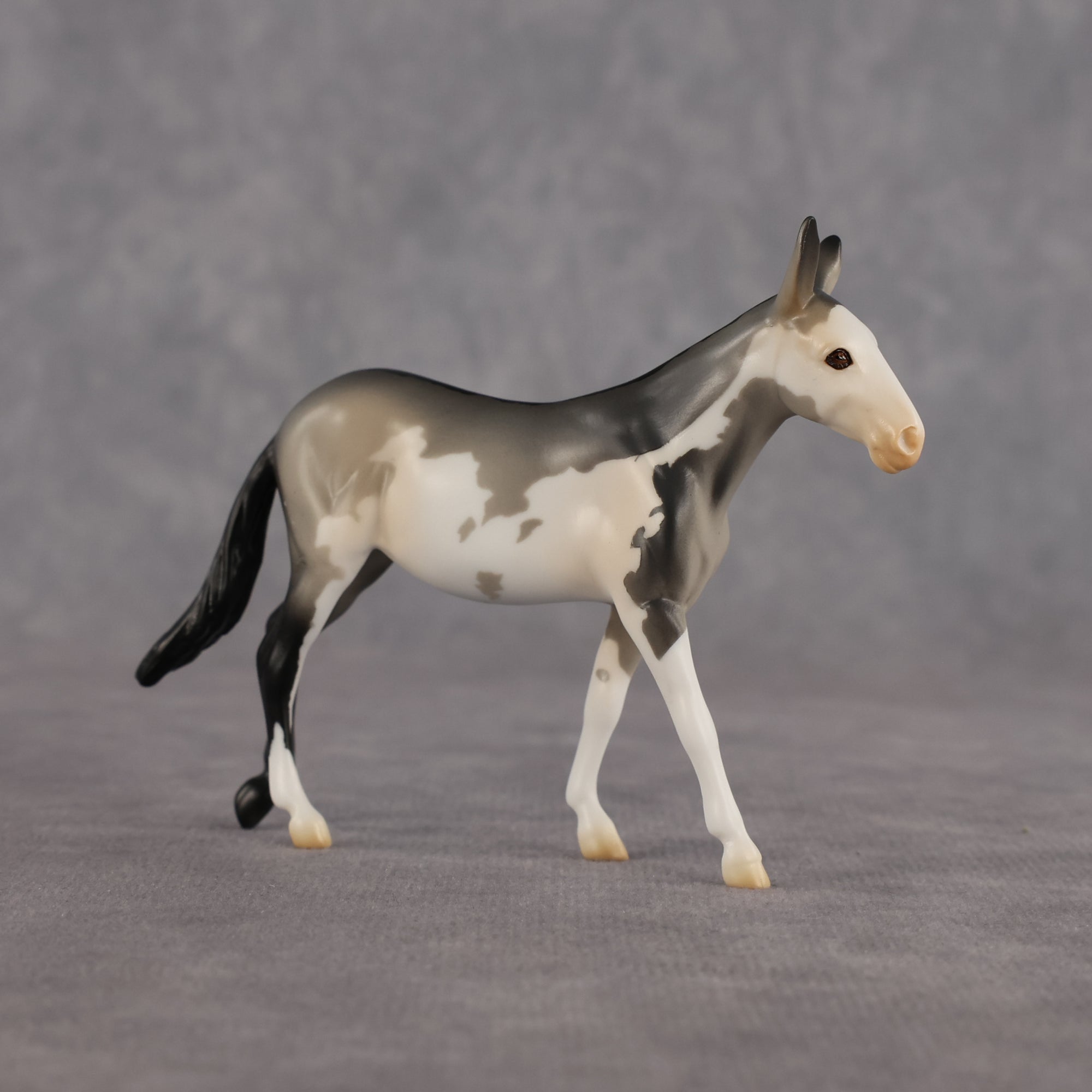 Double Vision LE-5 Chip Mule by Anna Rieck July $99 Chips