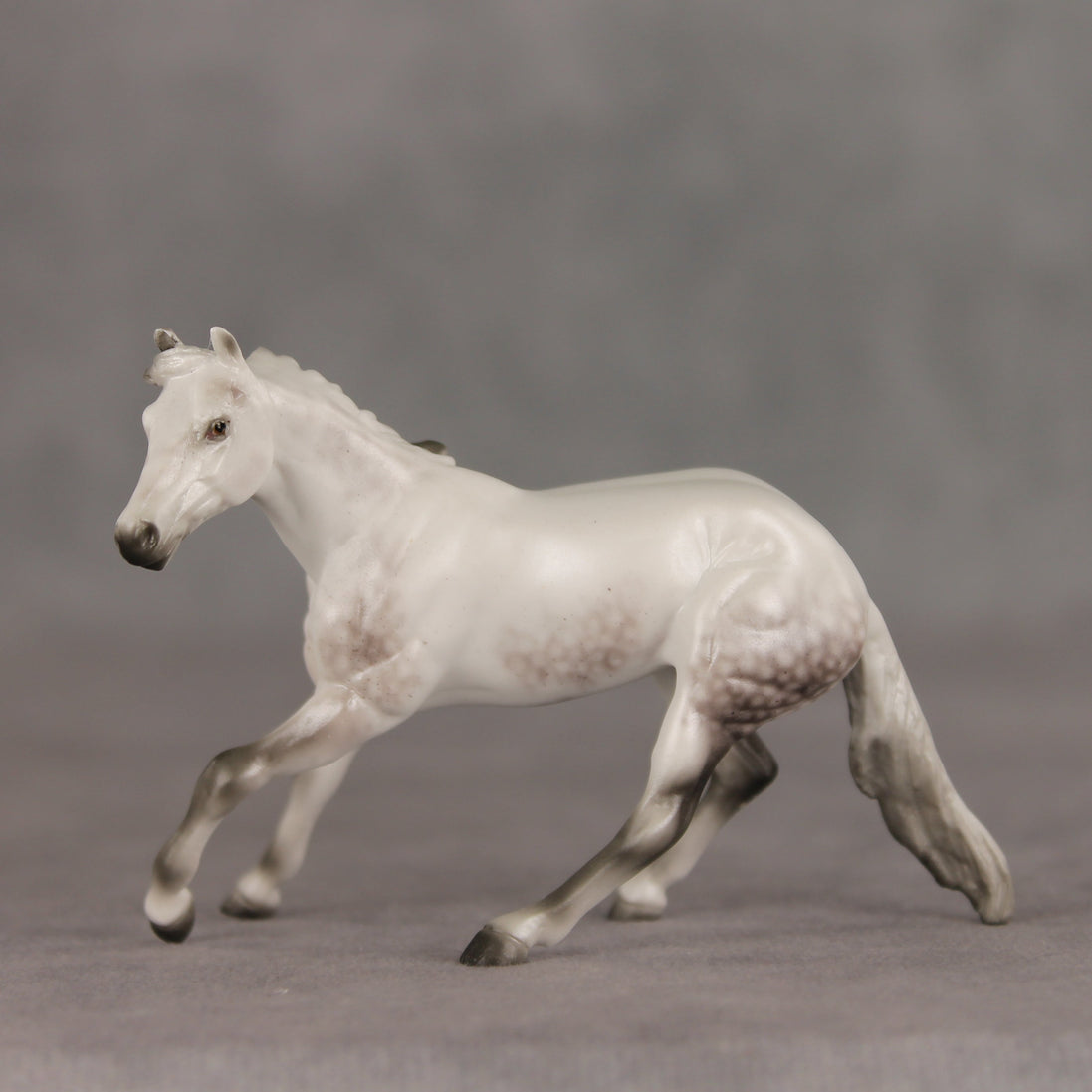 Dust Bunnies OOAK Chip Cutting Horse by Ellen Robbins VV26