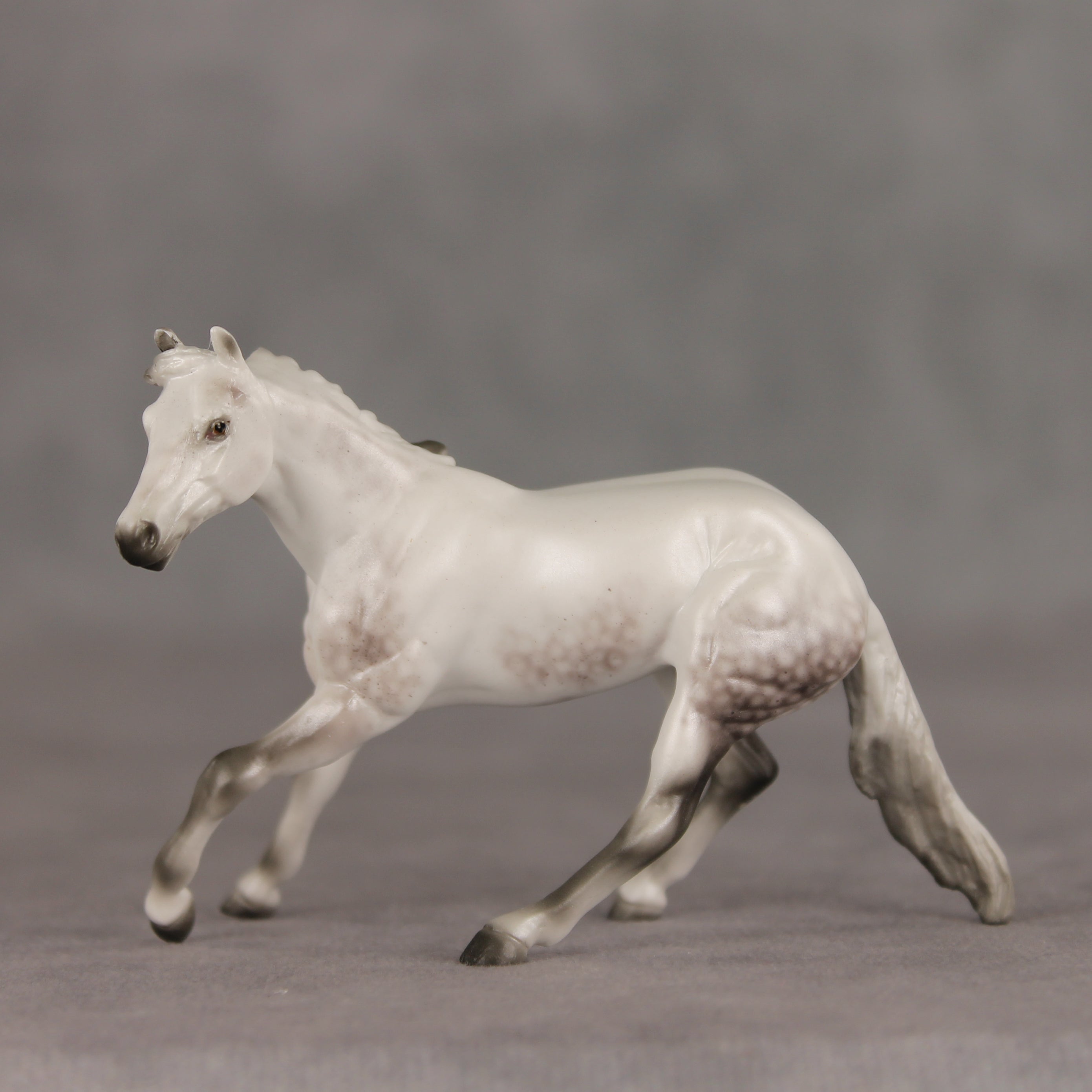 Dust Bunnies OOAK Chip Cutting Horse by Ellen Robbins VV26