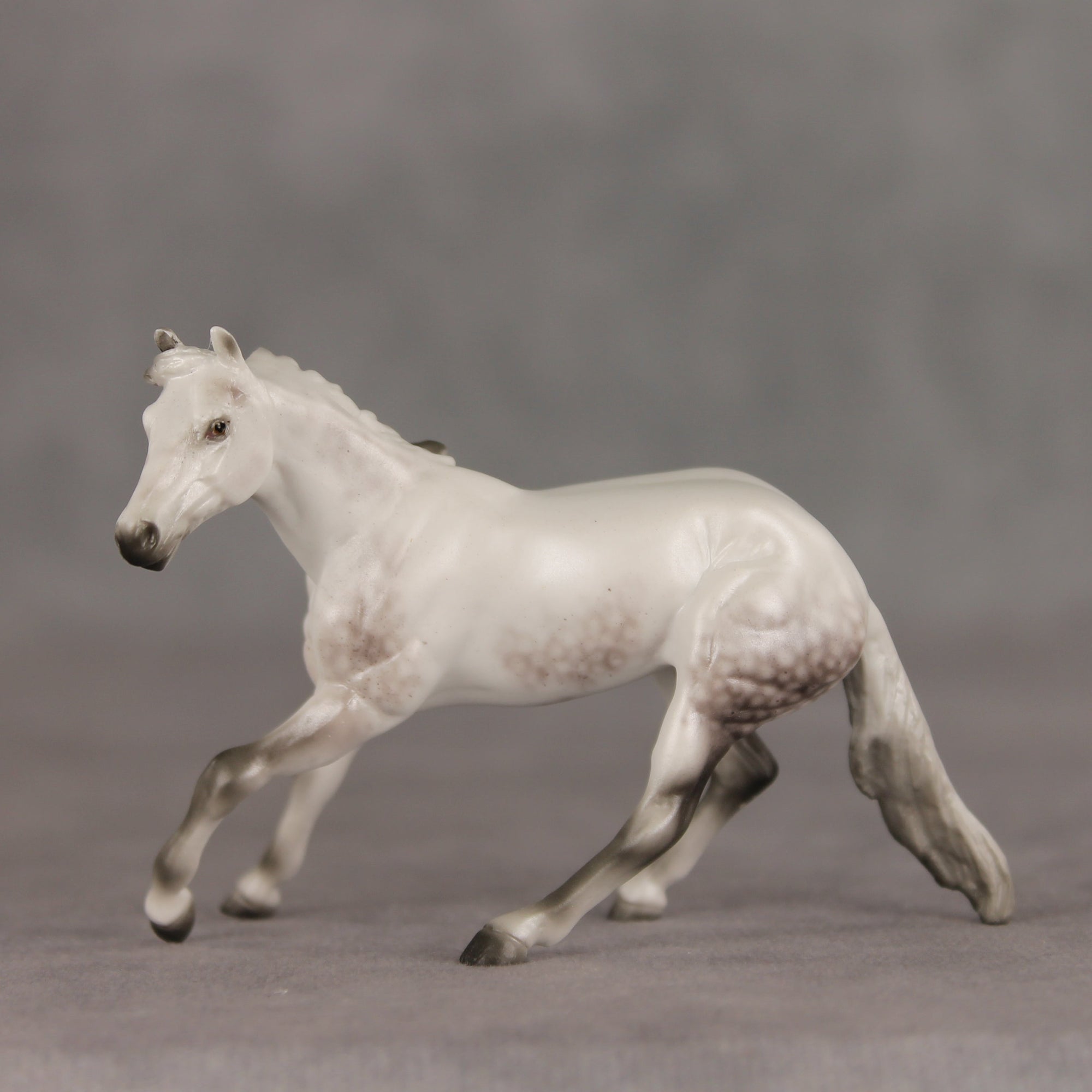 Dust Bunnies OOAK Chip Cutting Horse by Ellen Robbins VV26