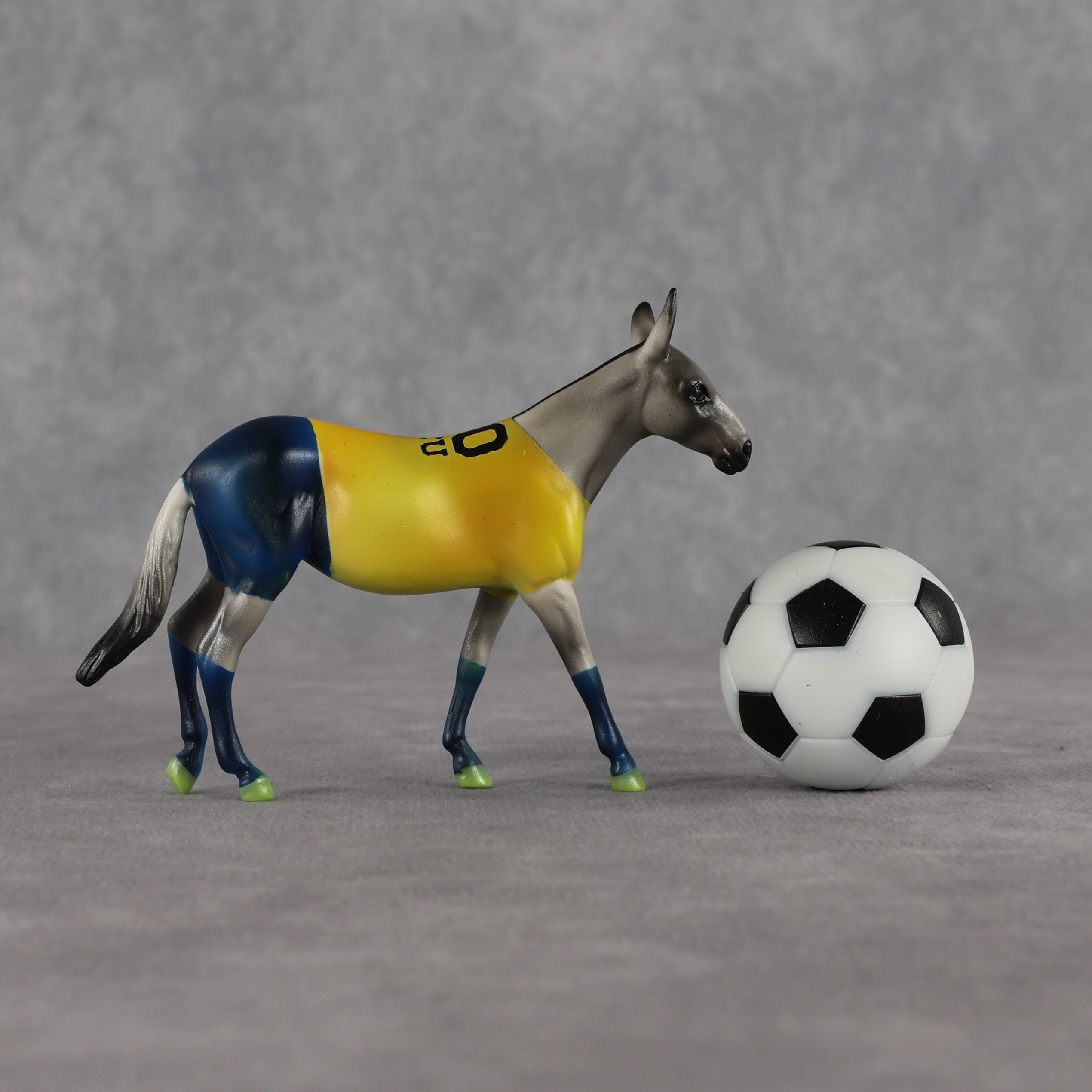 Ecuador OOAK Chip Mule by Enrique Duarte SCD26