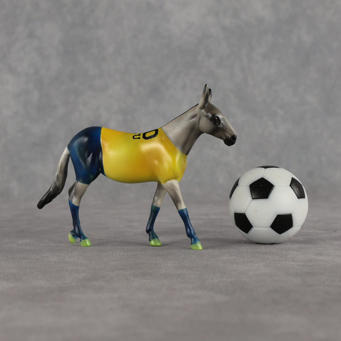 Ecuador OOAK Chip Mule by Enrique Duarte SCD26