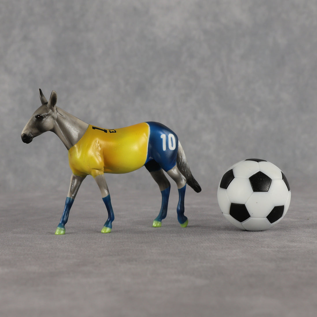 Ecuador OOAK Chip Mule by Enrique Duarte SCD26