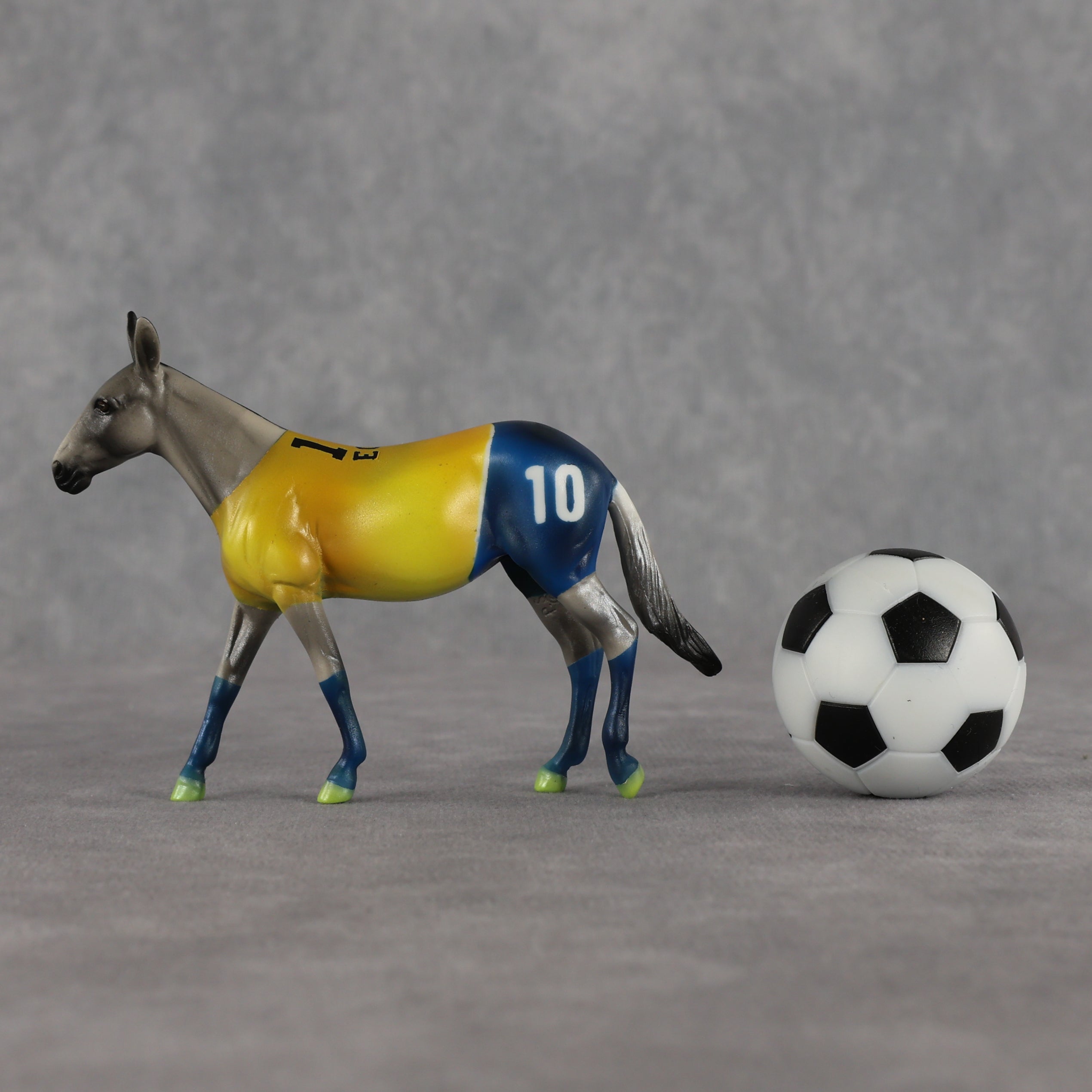 Ecuador OOAK Chip Mule by Enrique Duarte SCD26