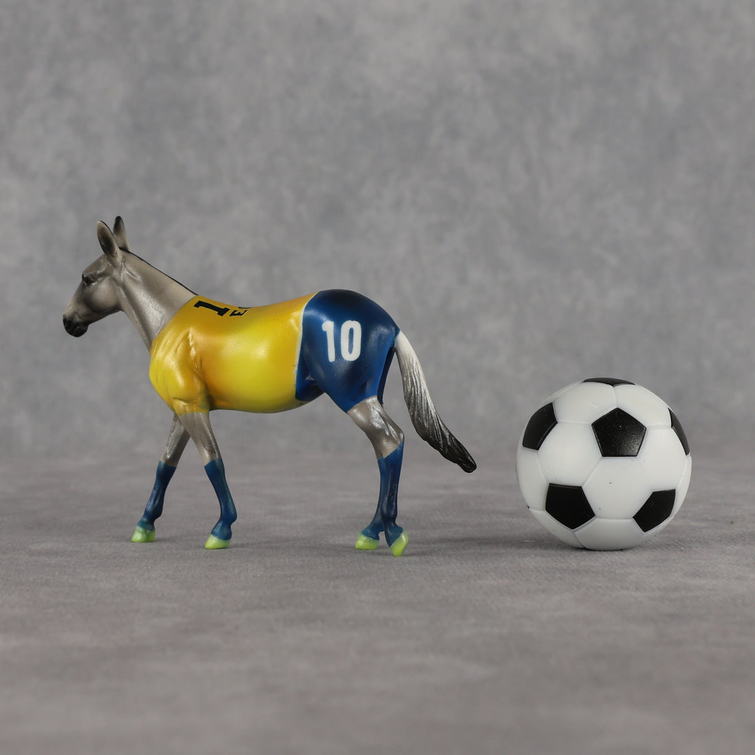 Ecuador OOAK Chip Mule by Enrique Duarte SCD26