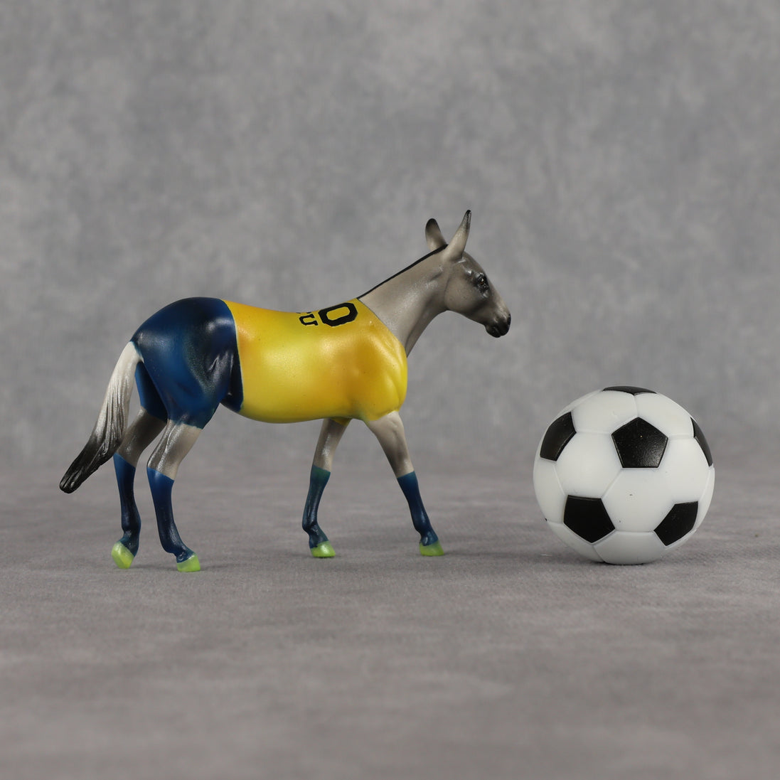 Ecuador OOAK Chip Mule by Enrique Duarte SCD26