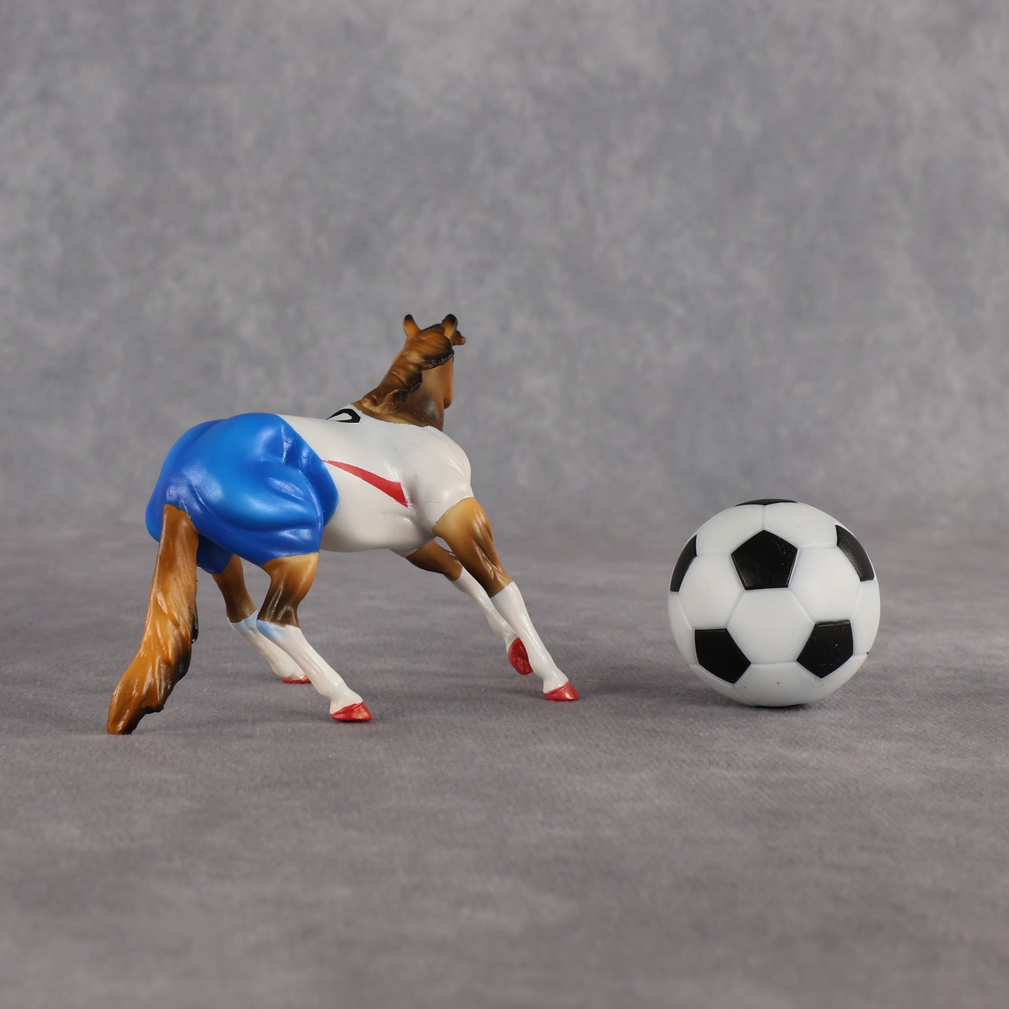 England OOAK Chip Cutting Horse by Enrique Duarte SCD26
