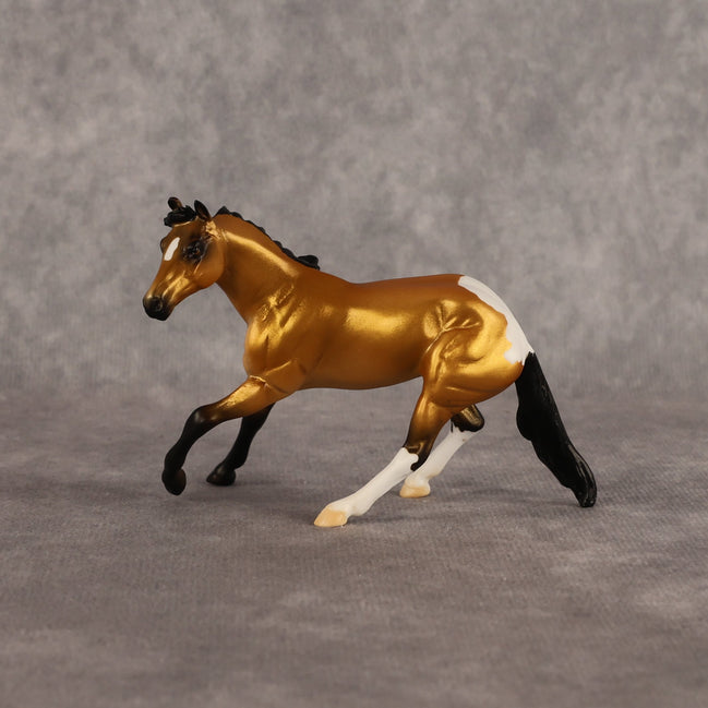 Future Pathway OOAK Chip Cutting Horse by Alex Fortman EQ26