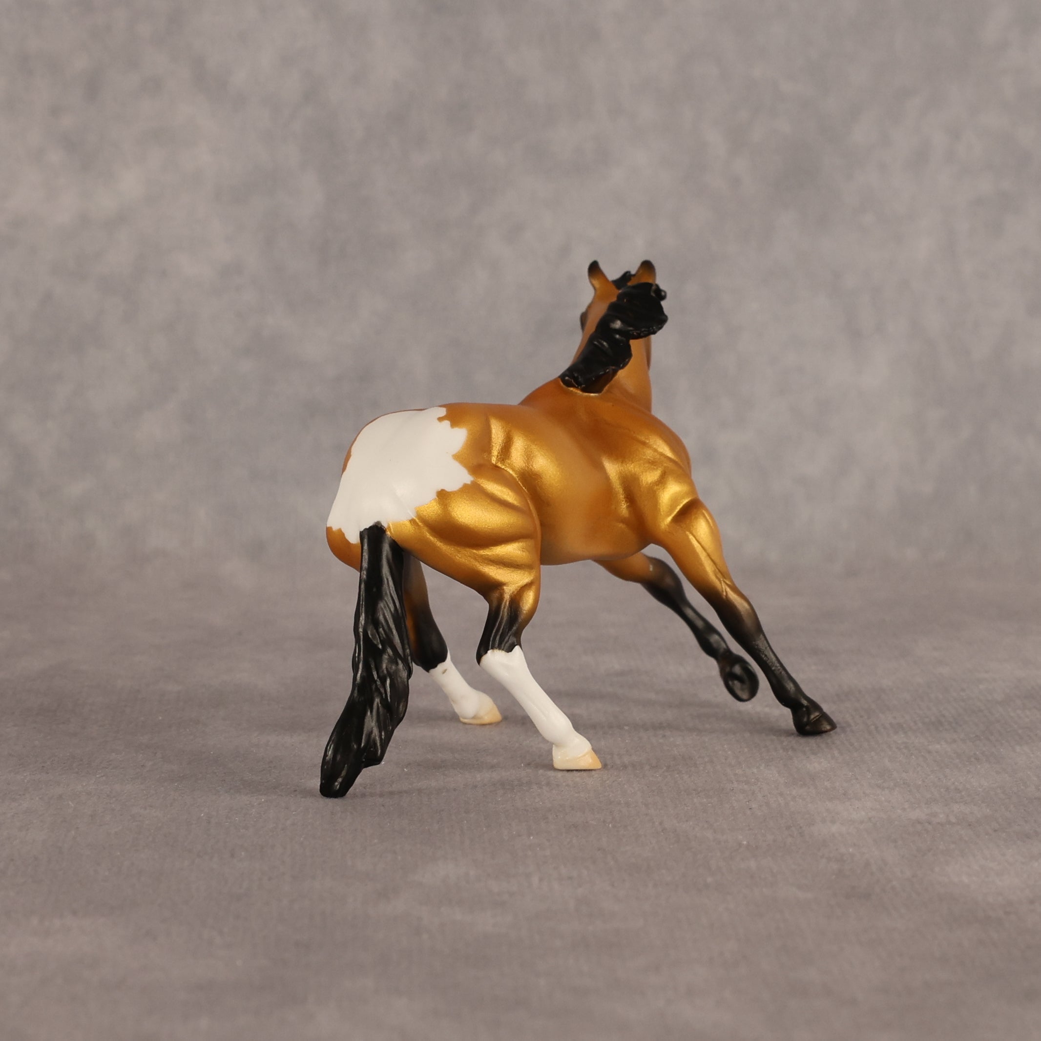 Future Pathway OOAK Chip Cutting Horse by Alex Fortman EQ26