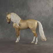 Glittering Gold Prize Model LE-10 FCM Andalusian by Ellen Robbins SHCF26