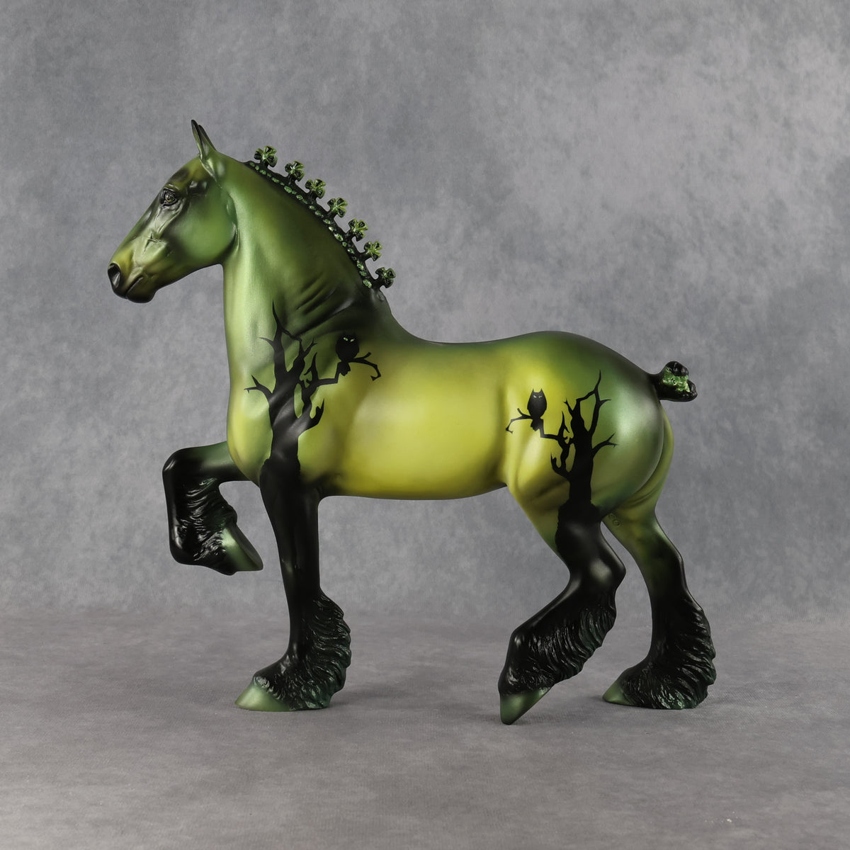 SAMPLE Green Owls Trotting Drafter by Julie Keim SS1026