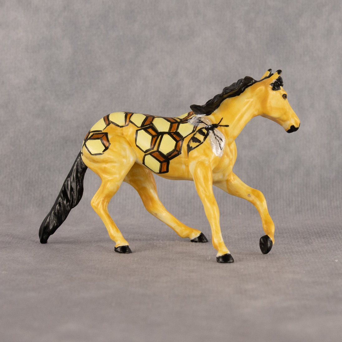 Honeycomb OOAK Chip Cutting Horse by Dawn Quick LHS26