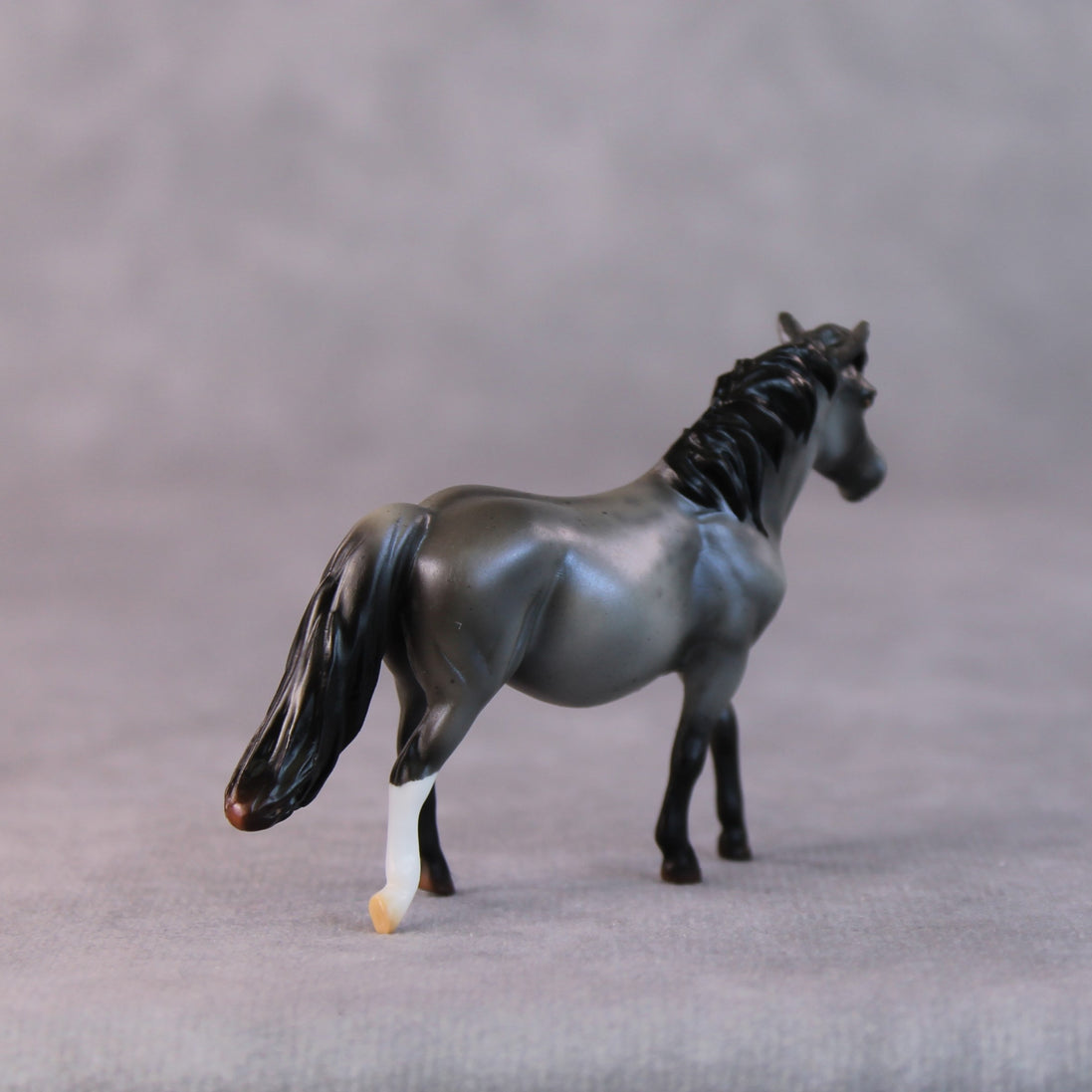 Salad LE-5 Reverse Dapple Pearl Blue Roan Pony Chip By Ellen Robbins HS24