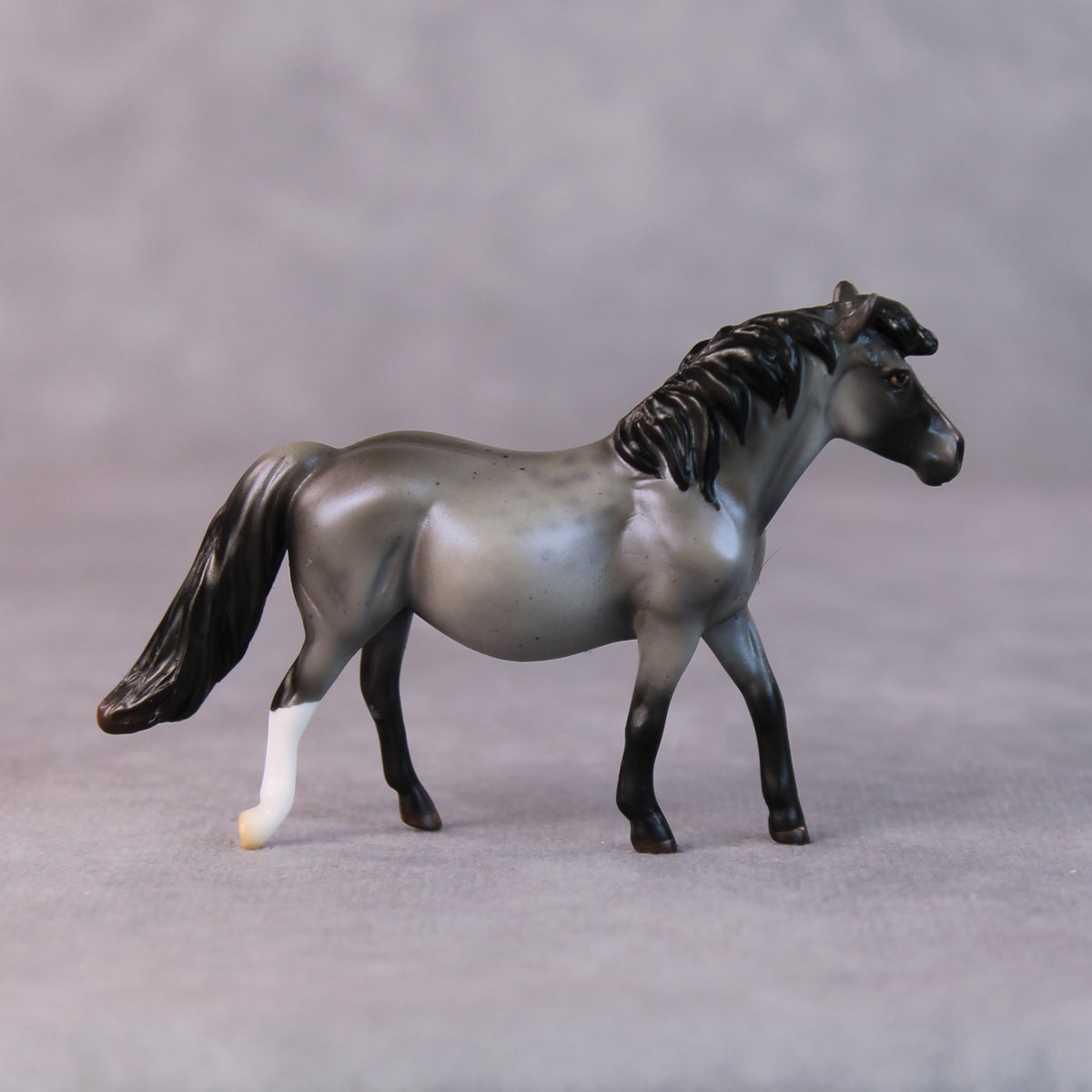 Salad LE-5 Reverse Dapple Pearl Blue Roan Pony Chip By Ellen Robbins HS24