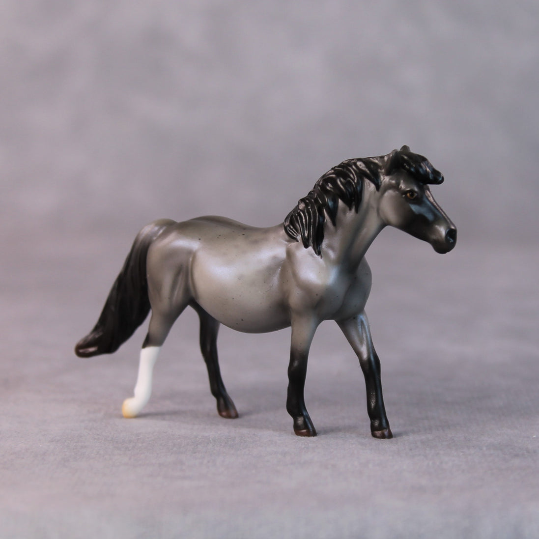Salad LE-5 Reverse Dapple Pearl Blue Roan Pony Chip By Ellen Robbins HS24