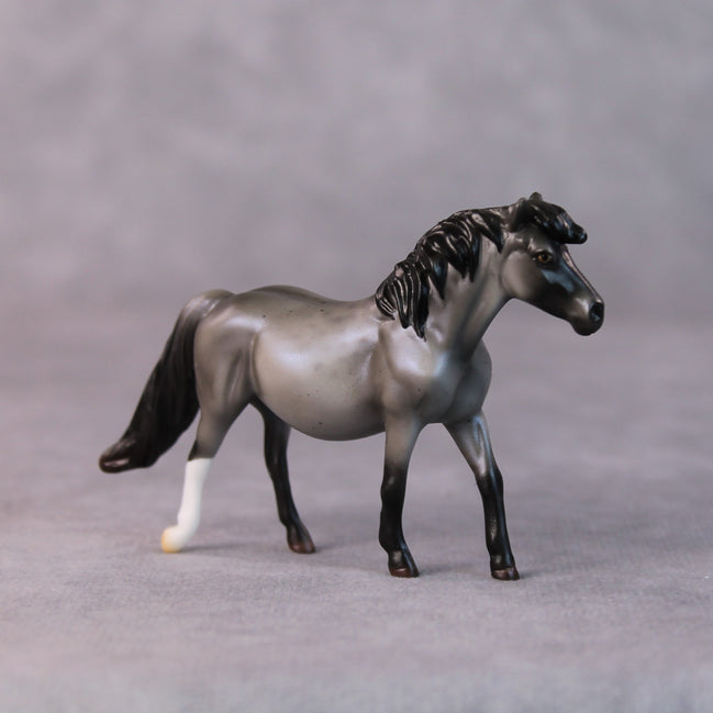 Salad LE-5 Reverse Dapple Pearl Blue Roan Pony Chip By Ellen Robbins HS24