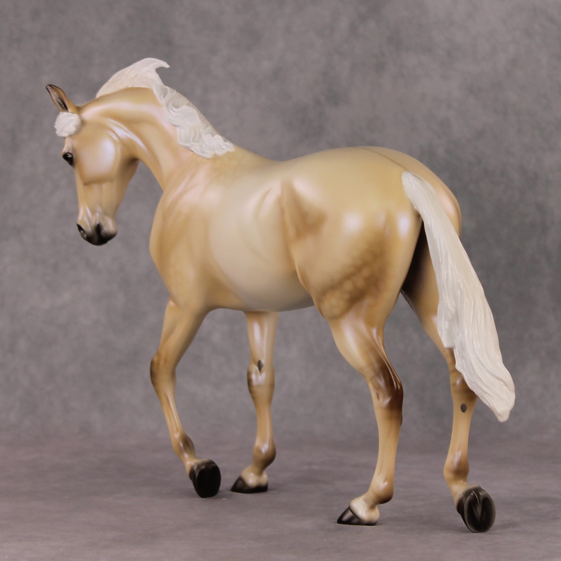 Frozen Sands OOAK Dappled Dunalino Thoroughbred By Ellen Robbins HS24