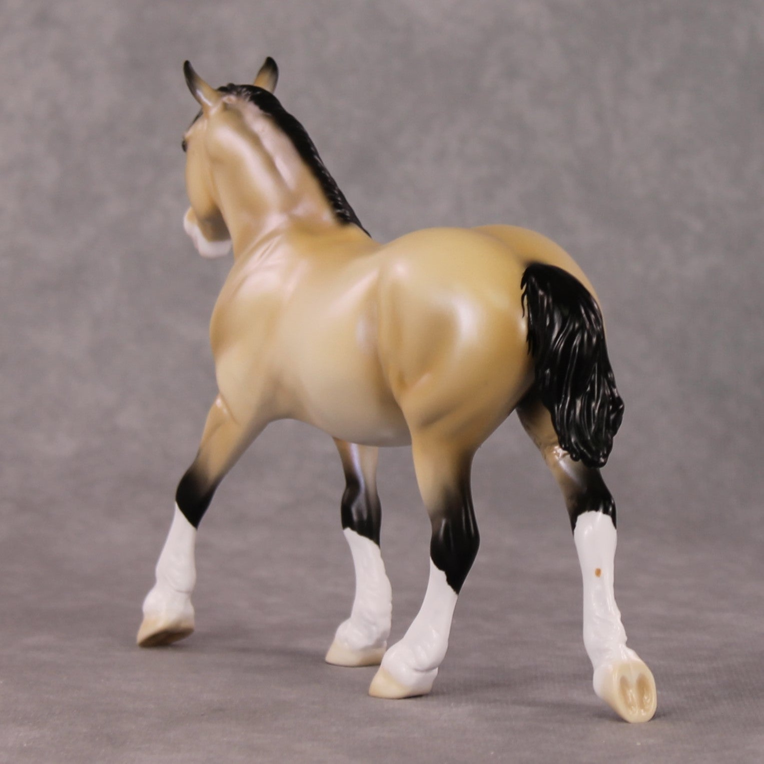 Hat Hair OOAK Buckskin with Blue Interference Pebble Draft By Ellen Robbins HS24