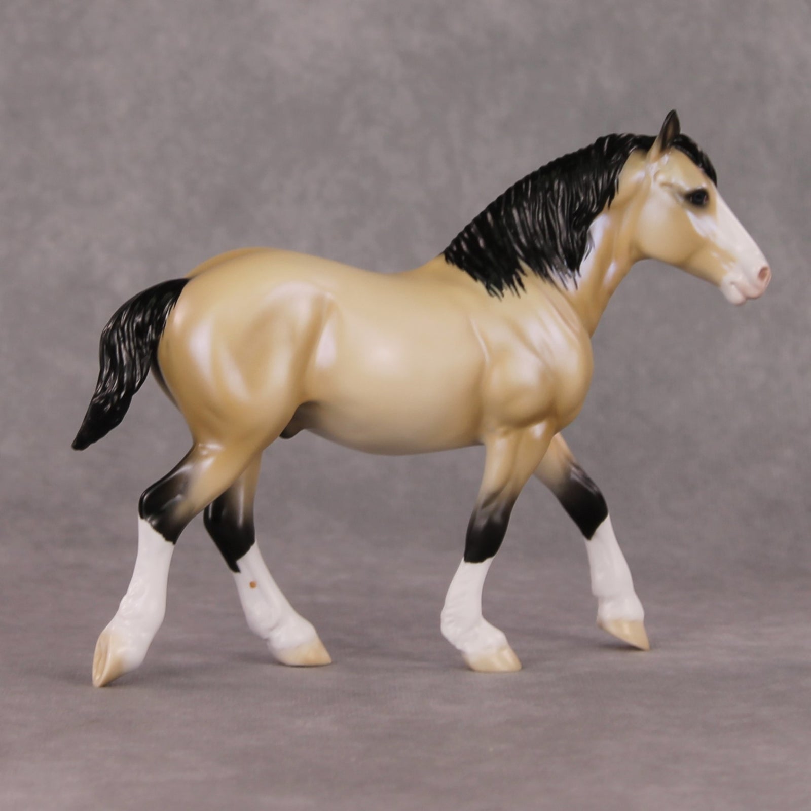 Hat Hair OOAK Buckskin with Blue Interference Pebble Draft By Ellen Robbins HS24