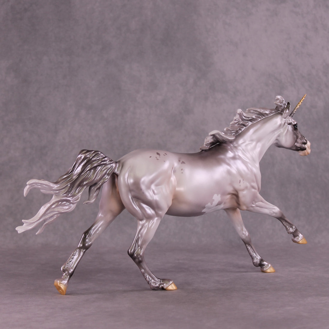 "Mahalo Two" LE-10 Volo Unicorn By Jess Hamill EQ25 Judges Model Run