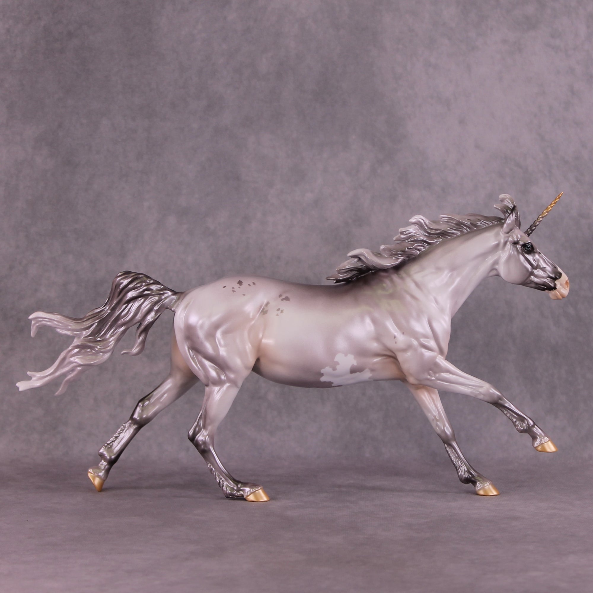 "Mahalo Two" LE-10 Volo Unicorn By Jess Hamill EQ25 Judges Model Run