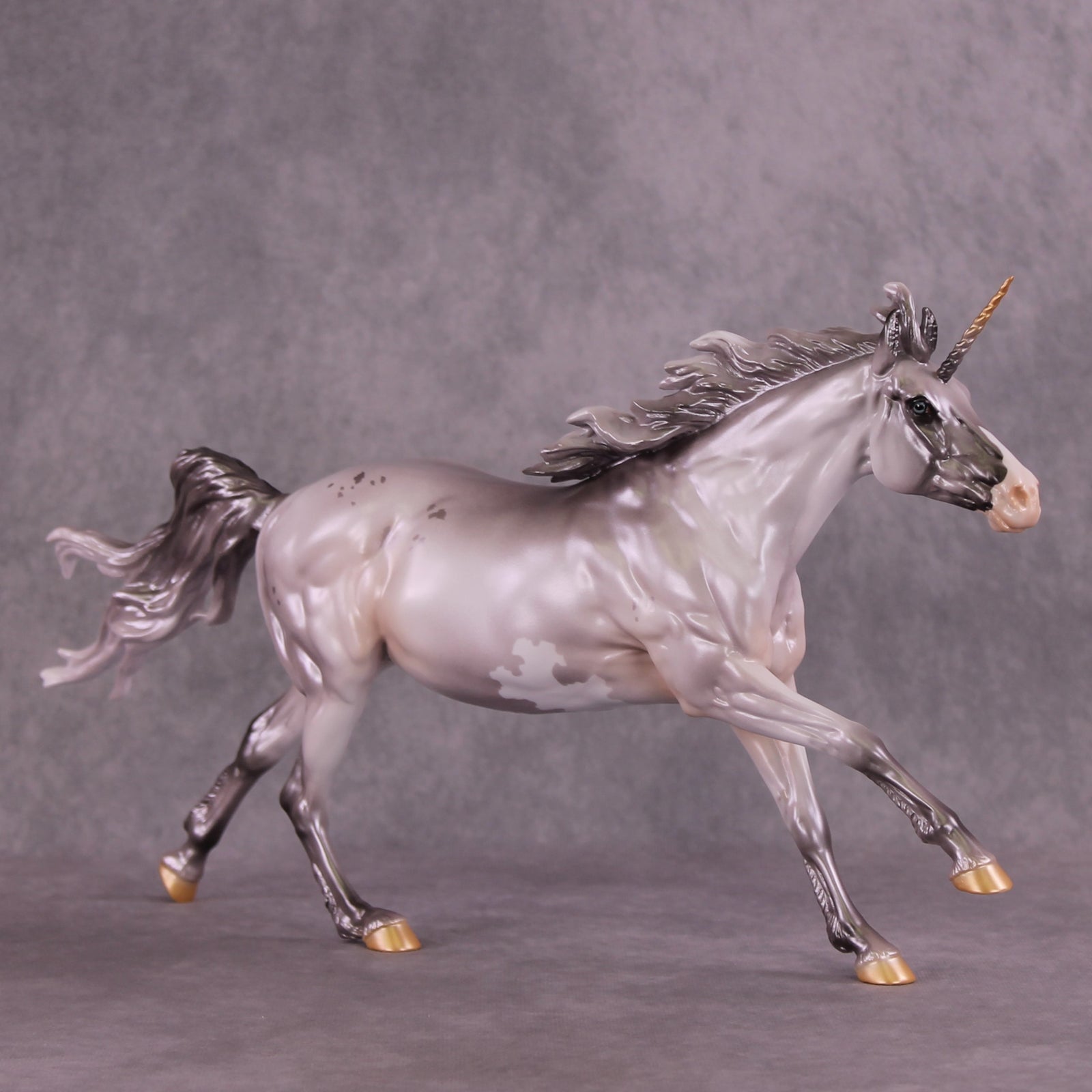 "Mahalo Two" LE-10 Volo Unicorn By Jess Hamill EQ25 Judges Model Run