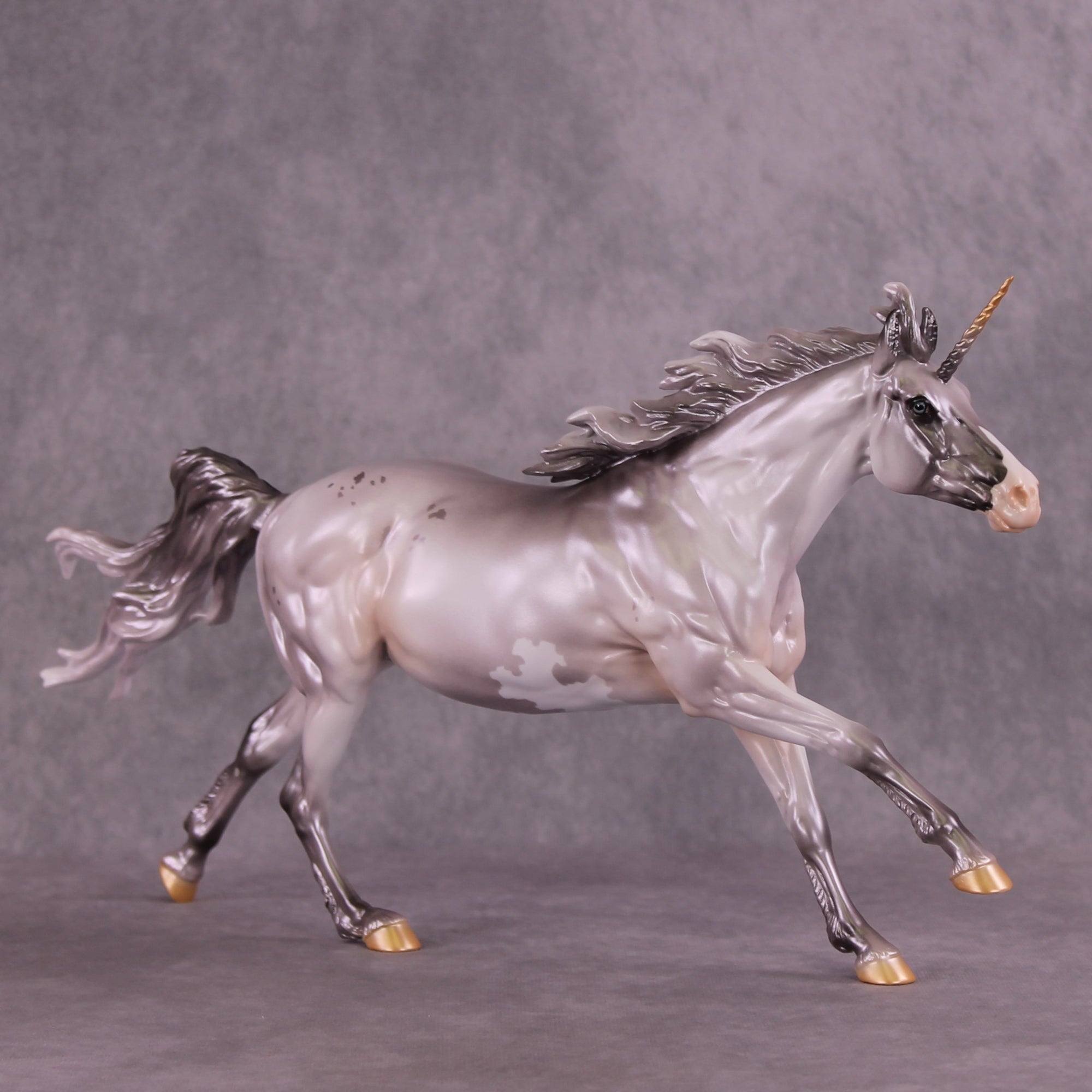 "Mahalo Two" LE-10 Volo Unicorn By Jess Hamill EQ25 Judges Model Run
