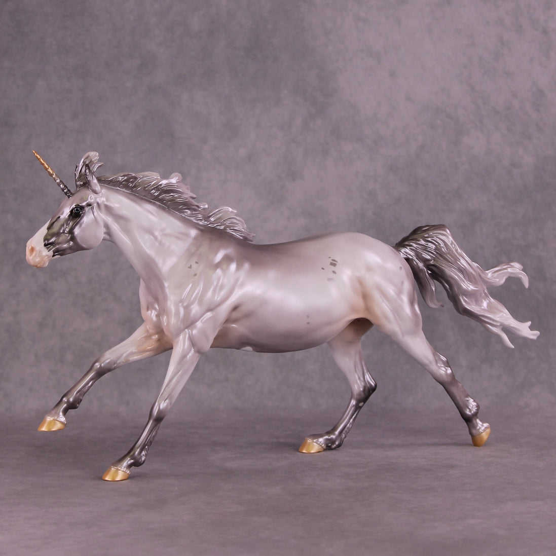 "Mahalo Two" LE-10 Volo Unicorn By Jess Hamill EQ25 Judges Model Run