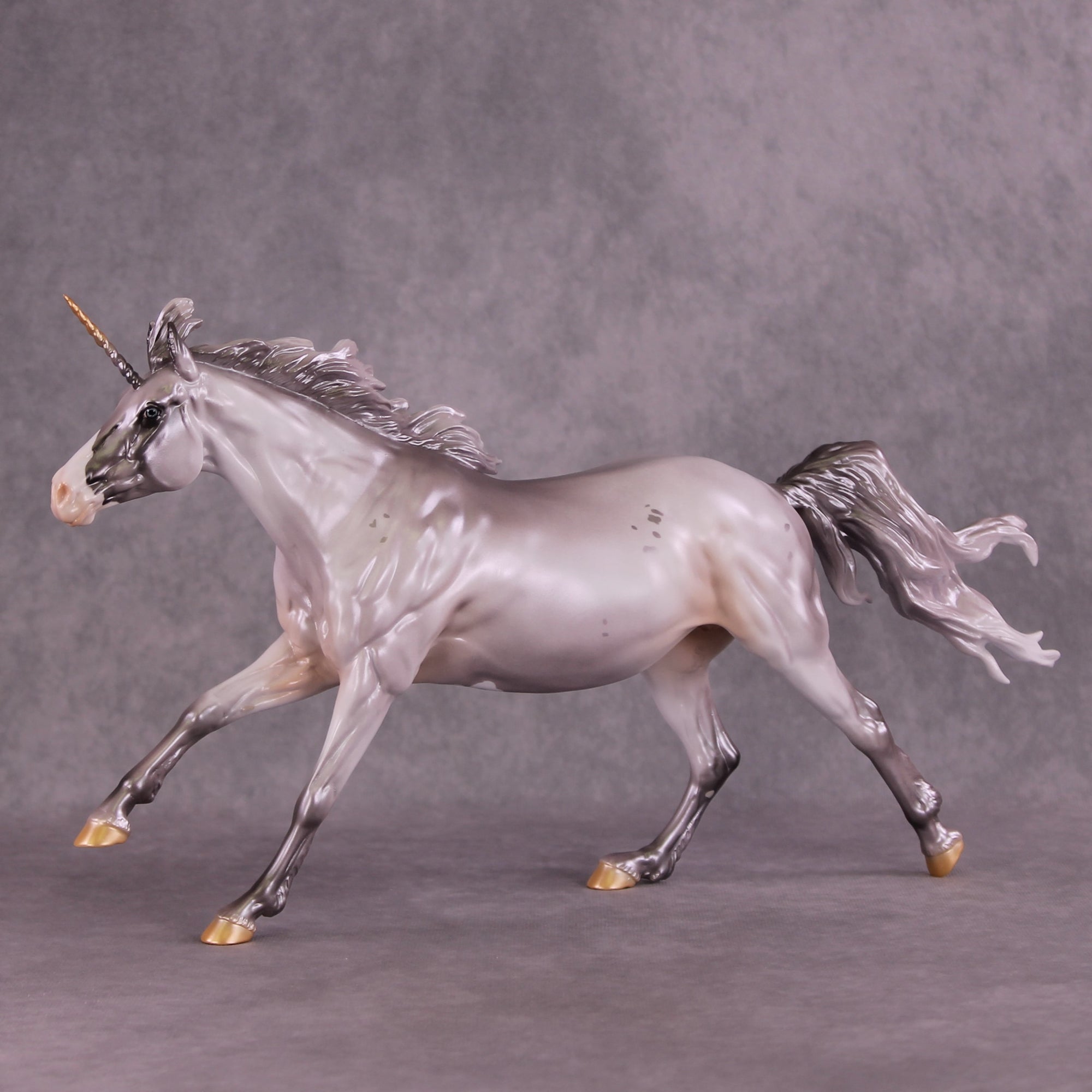 "Mahalo Two" LE-10 Volo Unicorn By Jess Hamill EQ25 Judges Model Run
