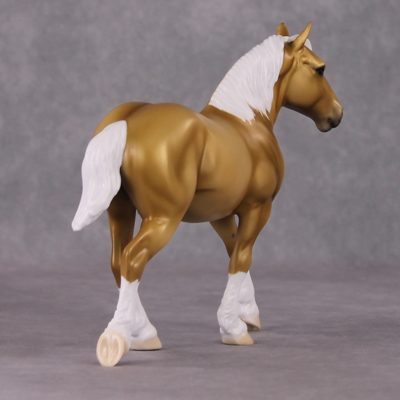 Gold Nugget OOAK Dark Palomino Draft Pebble By Ellen Robbins HS24