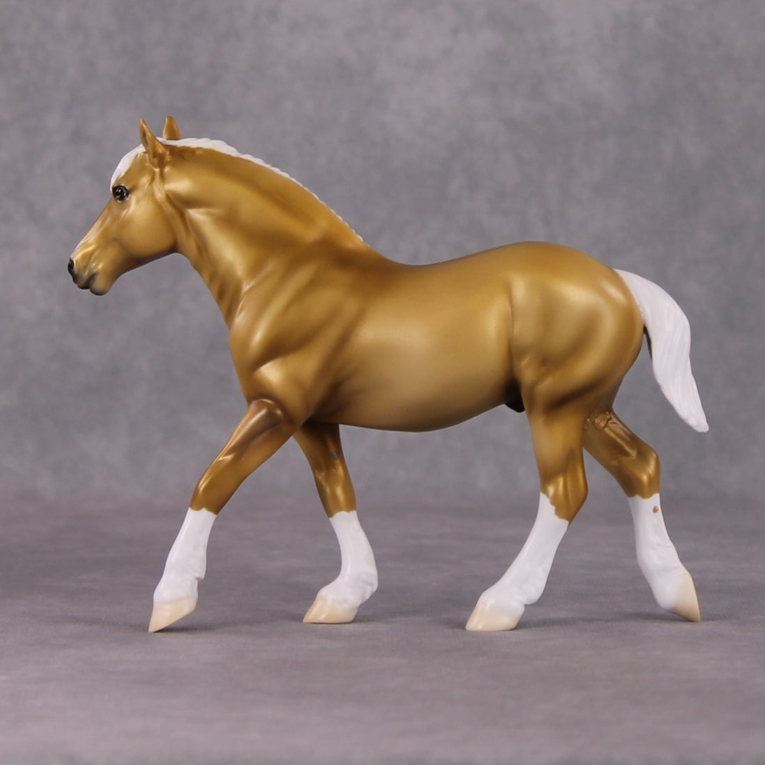 Gold Nugget OOAK Dark Palomino Draft Pebble By Ellen Robbins HS24
