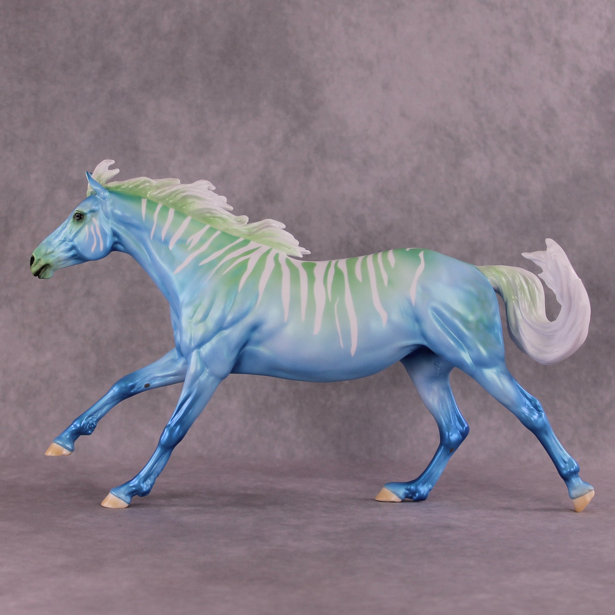 "Kokua" LE Volo By Ellen Robbins 2025 Volunteer Model