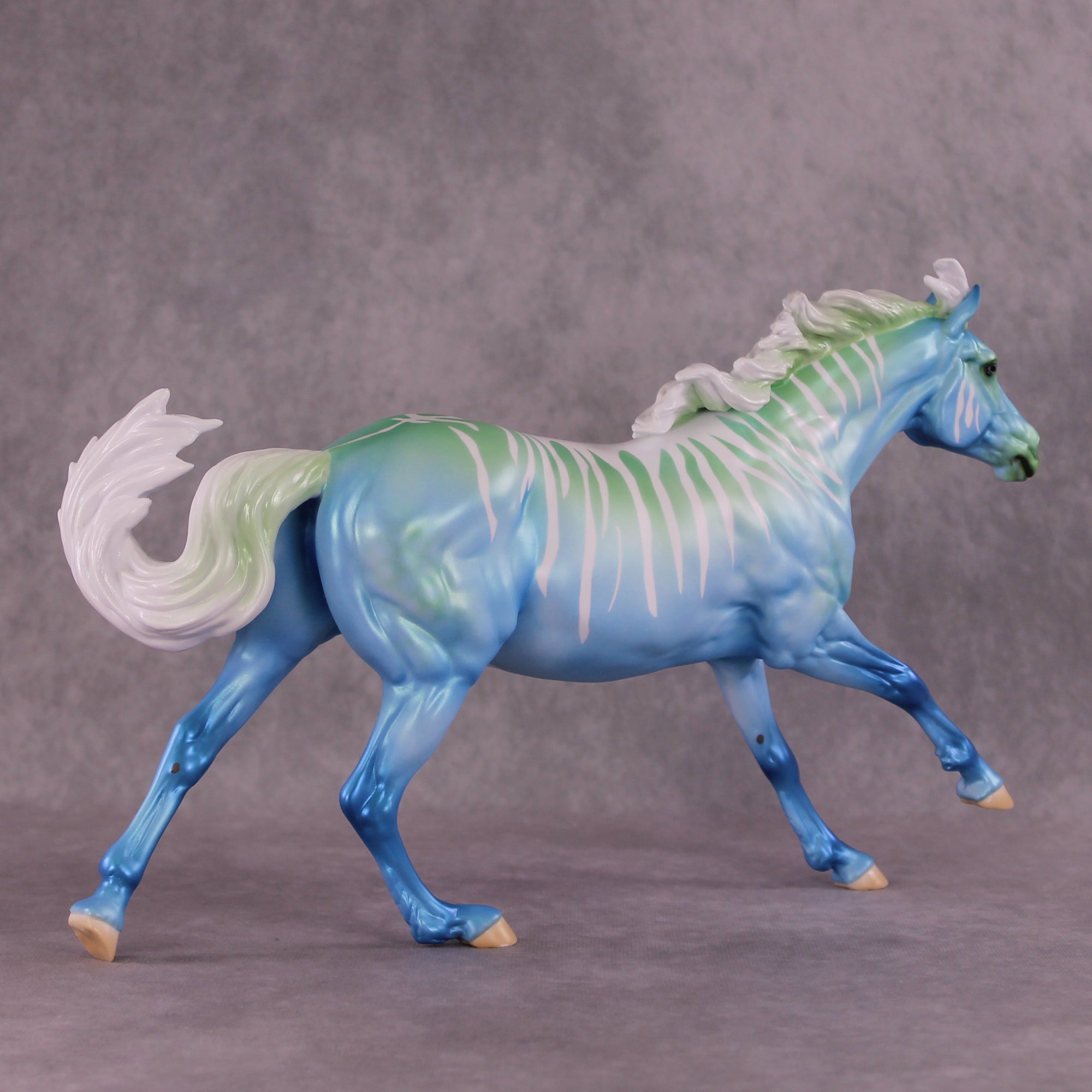 "Kokua" LE Volo By Ellen Robbins 2025 Volunteer Model