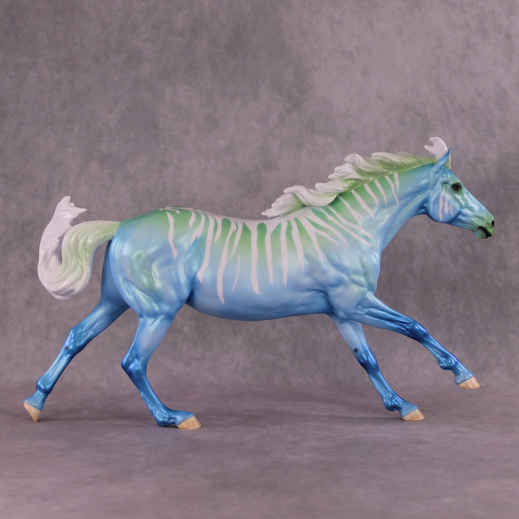 "Kokua" LE Volo By Ellen Robbins 2025 Volunteer Model