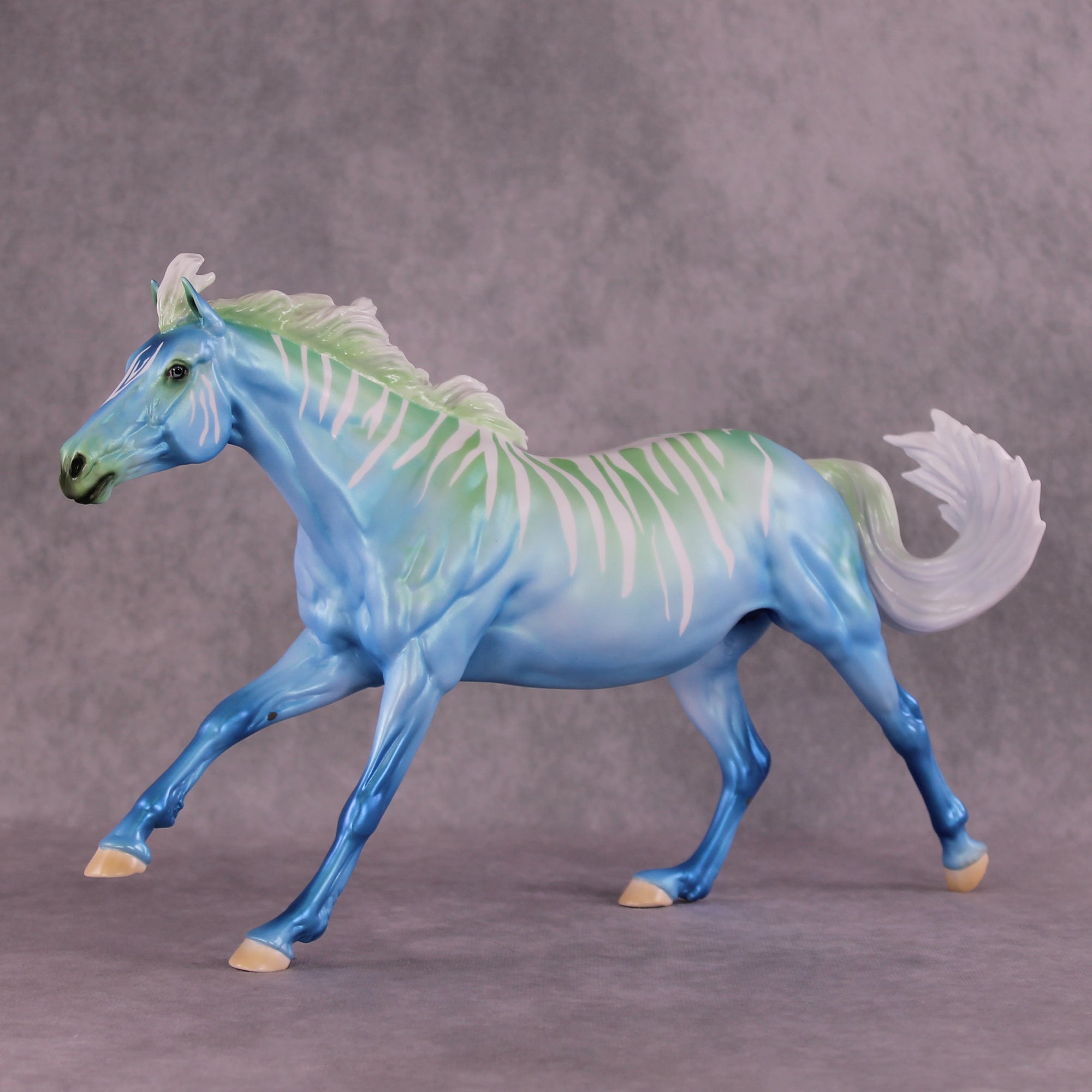 "Kokua" LE Volo By Ellen Robbins 2025 Volunteer Model