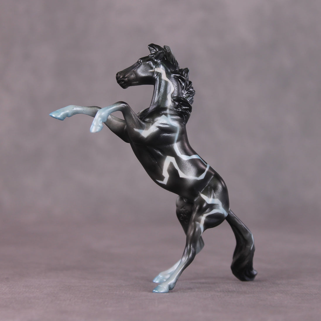 "Ice Storm" OOAK Rearing Chip By Kike Duarte SHCF25OS