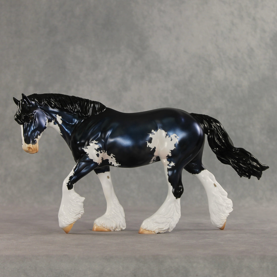 London LE-20 FCM Irish Cob by Julie Keim TS26