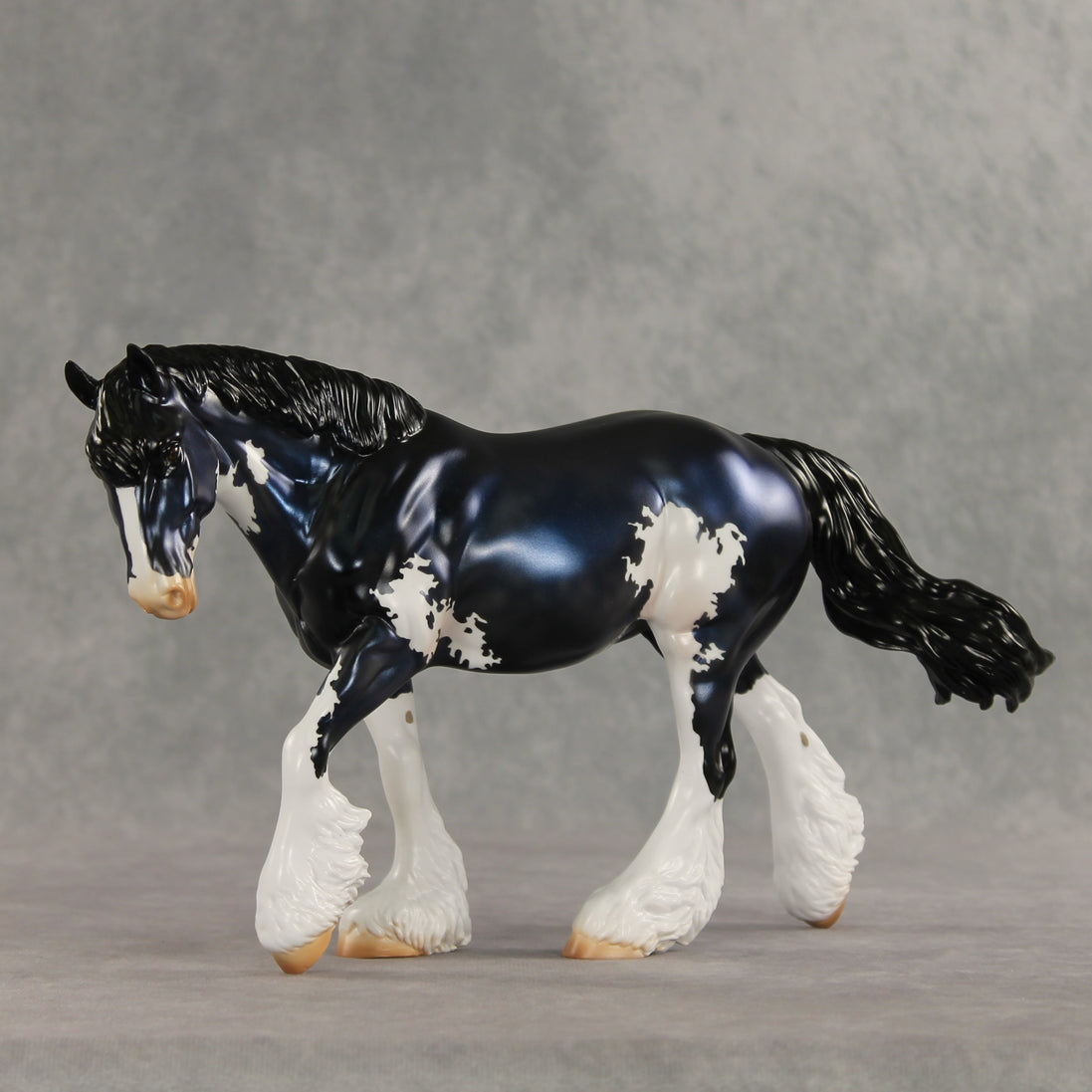 London LE-20 FCM Irish Cob by Julie Keim TS26