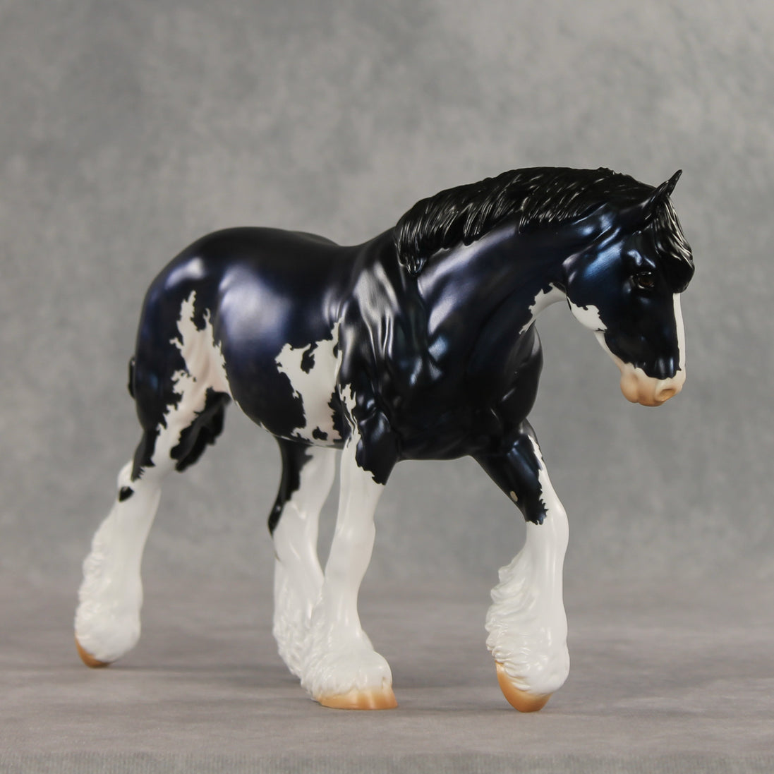 London LE-20 FCM Irish Cob by Julie Keim TS26